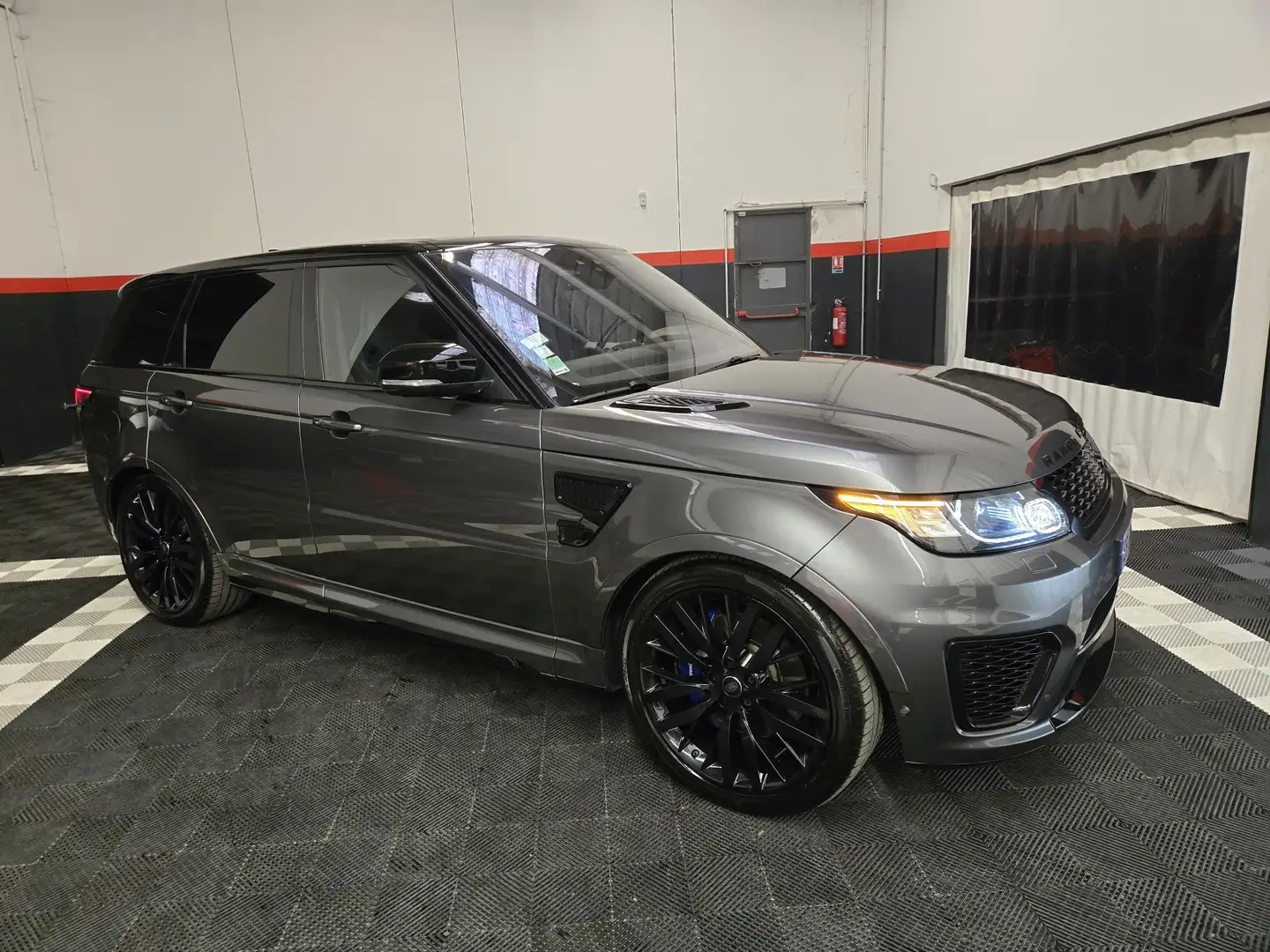 Land Rover Range Rover Sport Mark V V8 S/C 5.0L 550ch SVR A - 1