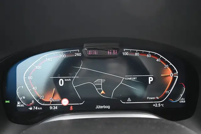 BMW 7 Series view 14
