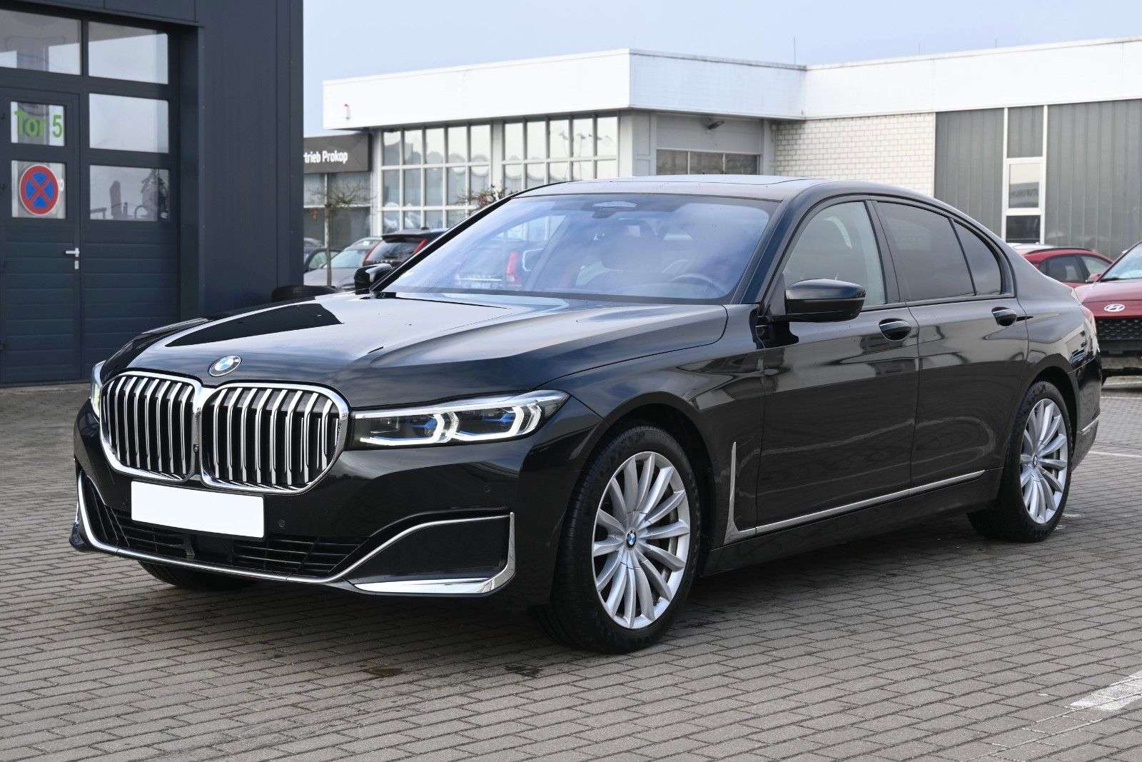BMW 740