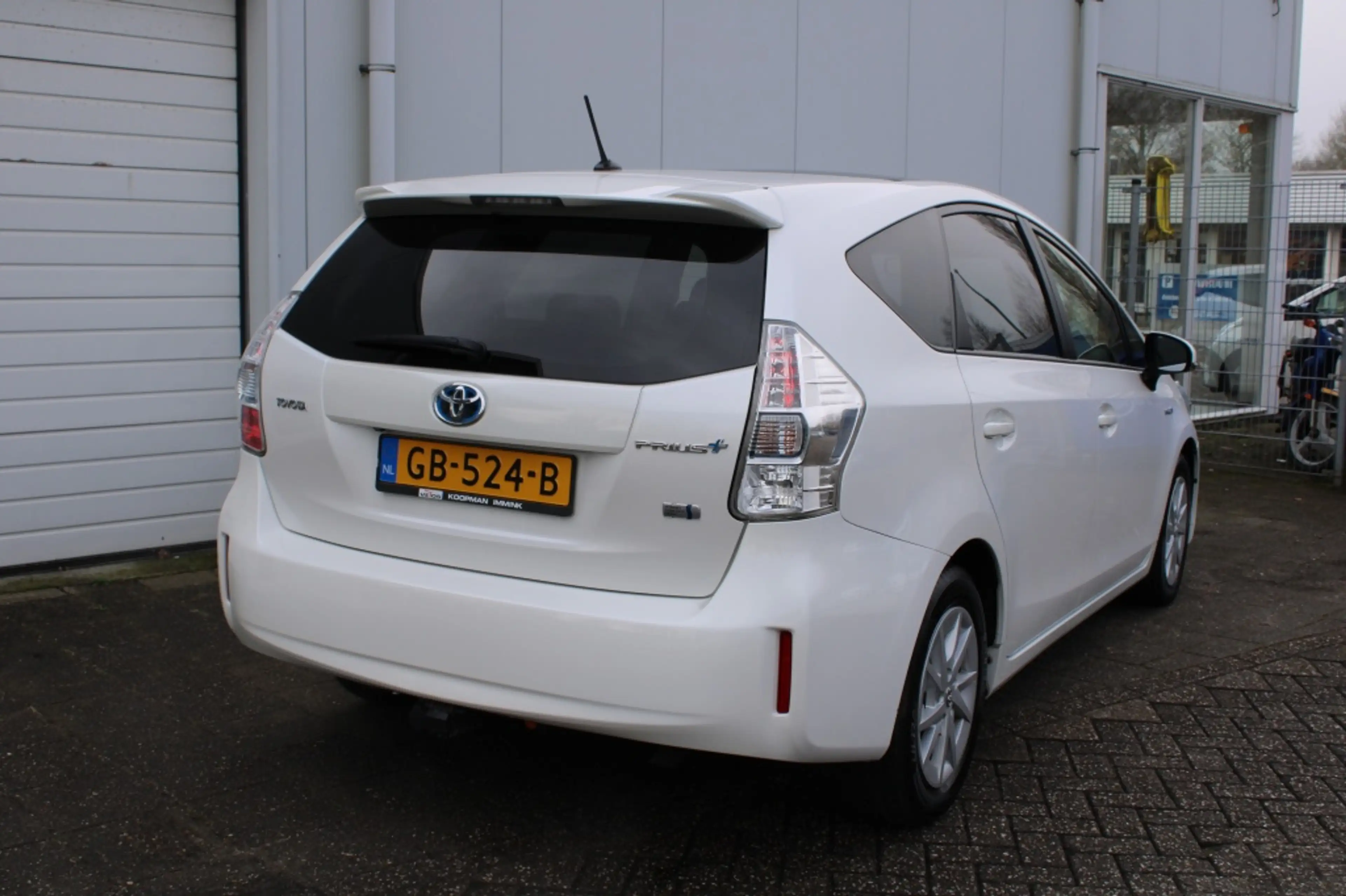 Toyota Prius Wagon 1.8 Aspiration Limited 7 prs. — photo 3