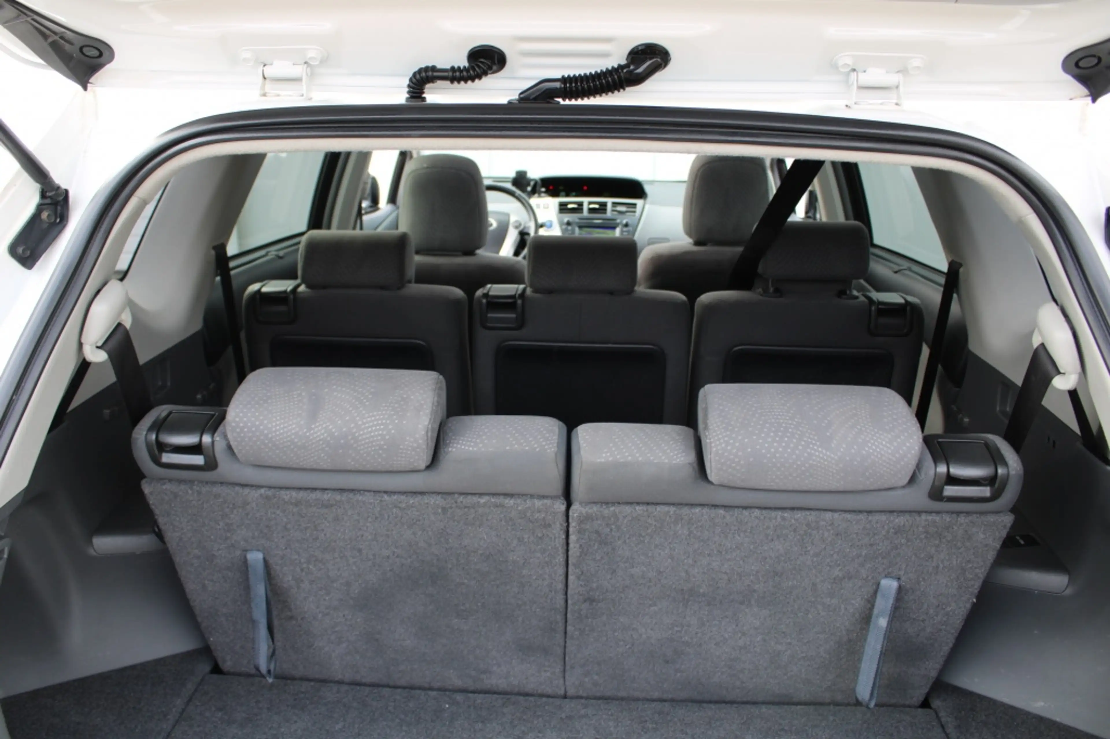 Toyota Prius Wagon 1.8 Aspiration Limited 7 prs. — photo 26