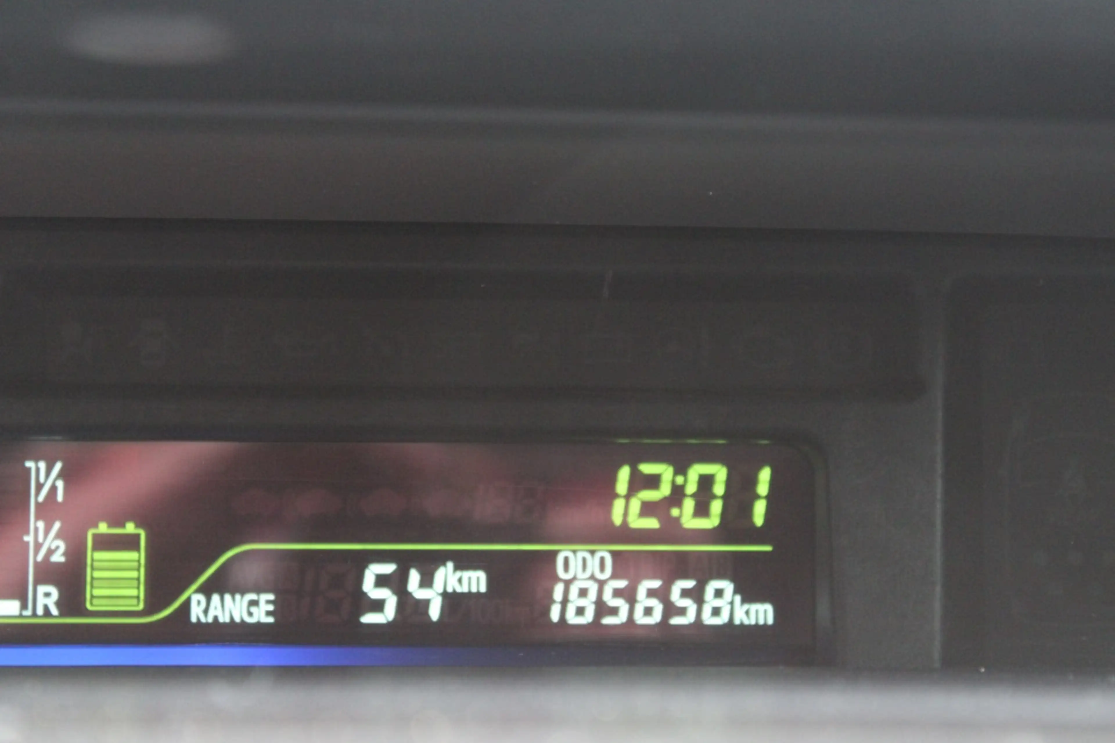 Toyota Prius Wagon 1.8 Aspiration Limited 7 prs. — photo 13