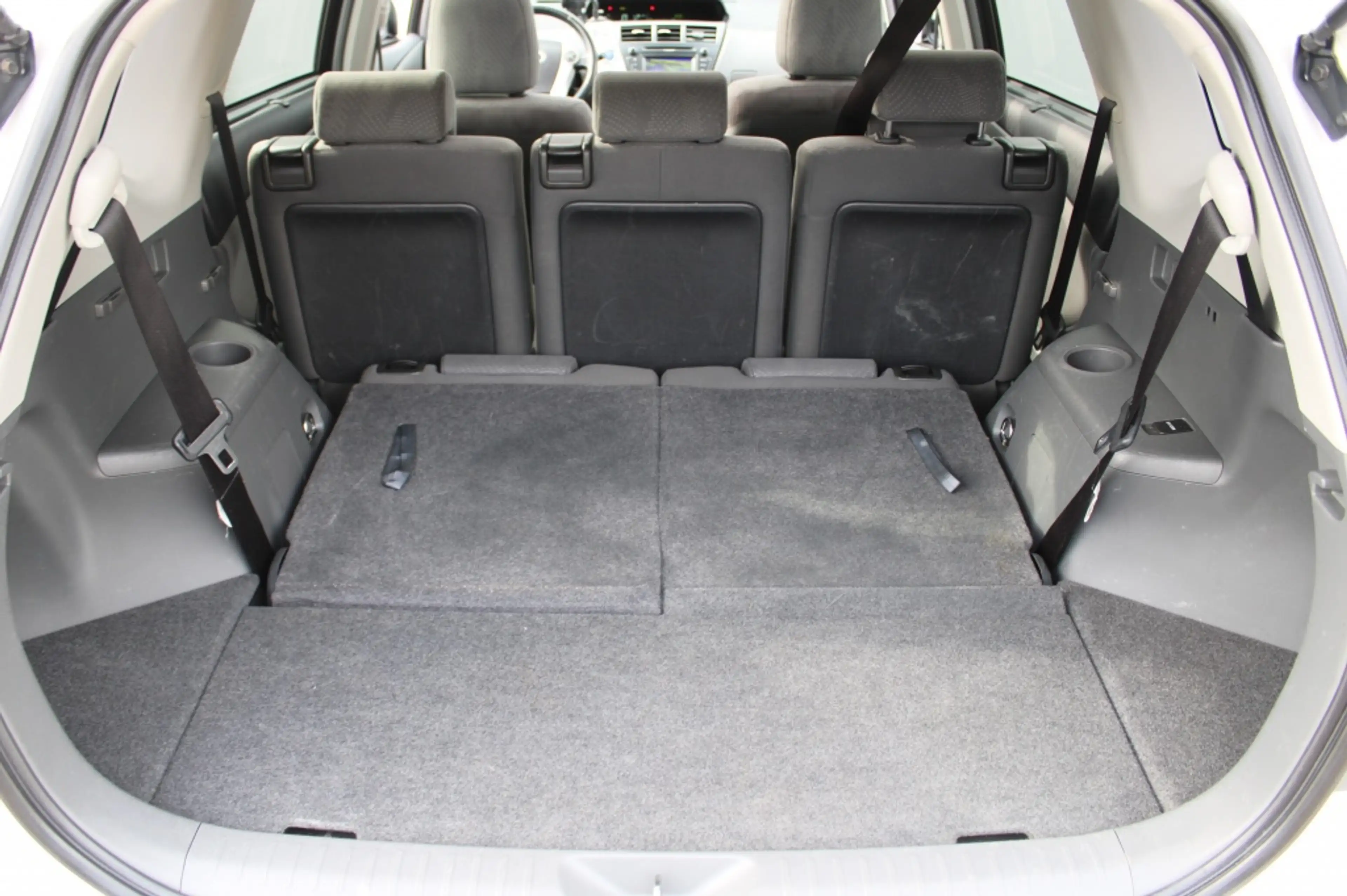 Toyota Prius Wagon 1.8 Aspiration Limited 7 prs. — photo 25