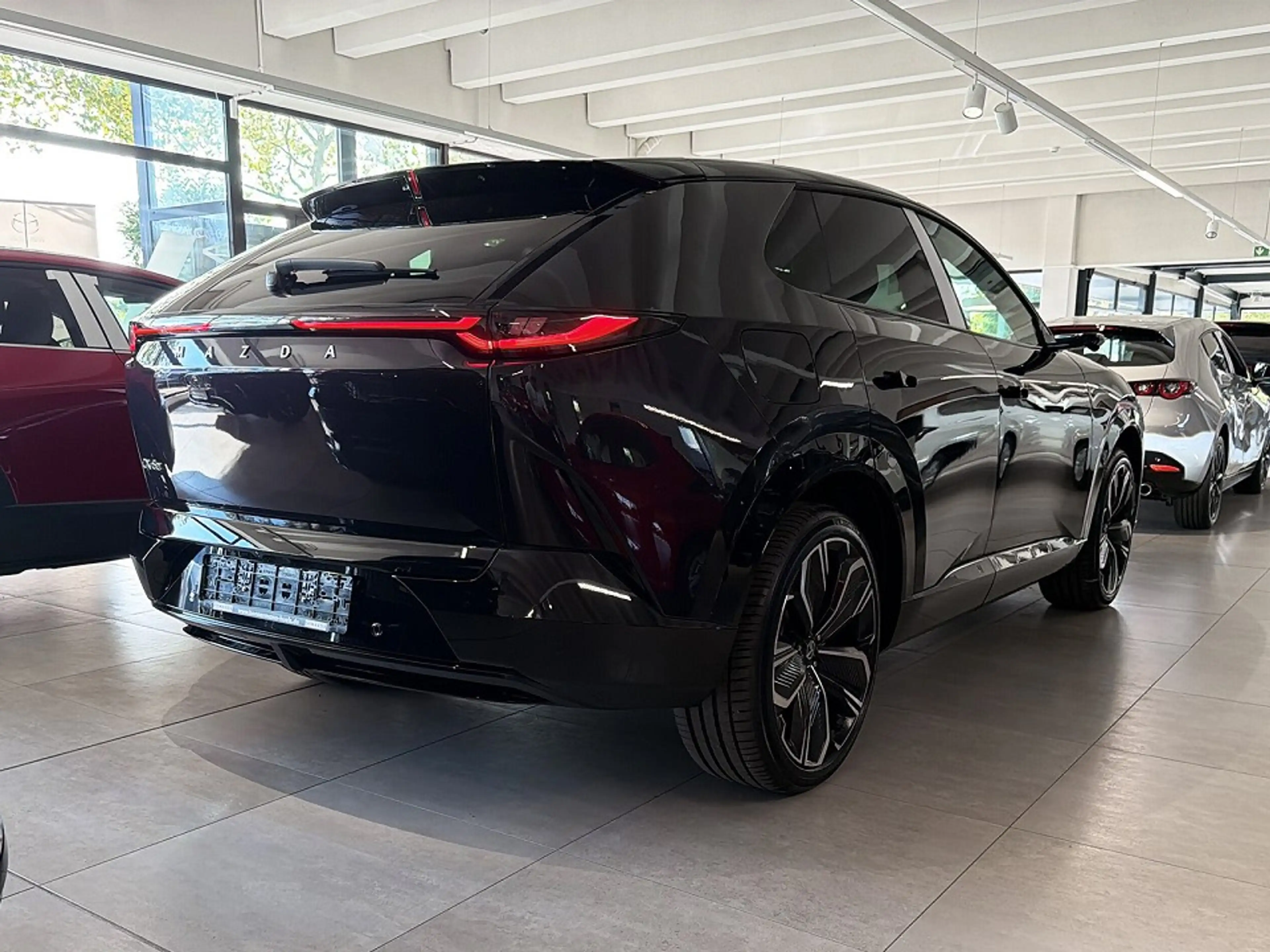 Mazda CX-6e EV 258 Takumi Plus — photo 3