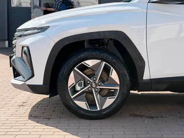 Hyundai Tucson view 12