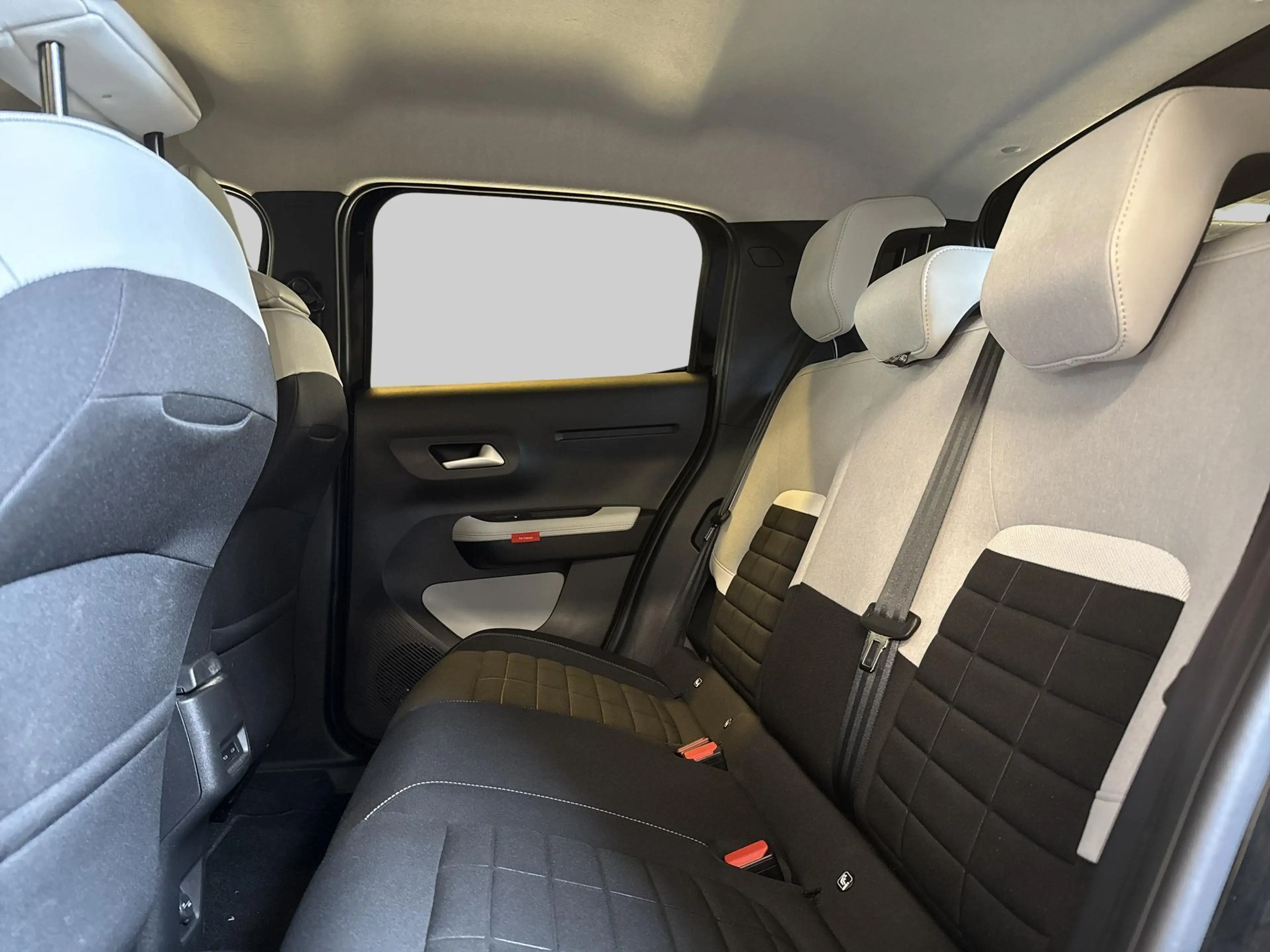 Citroen E-C3 Max 113pk 44 kWh Parkeersensoren V+A | Elektrische — photo 15