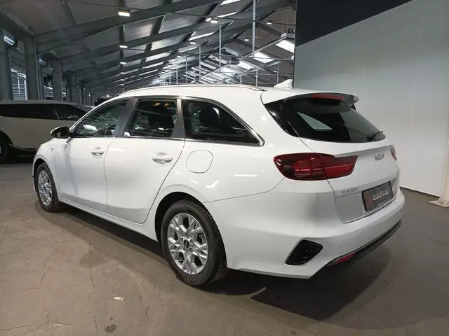 Kia Ceed view 4