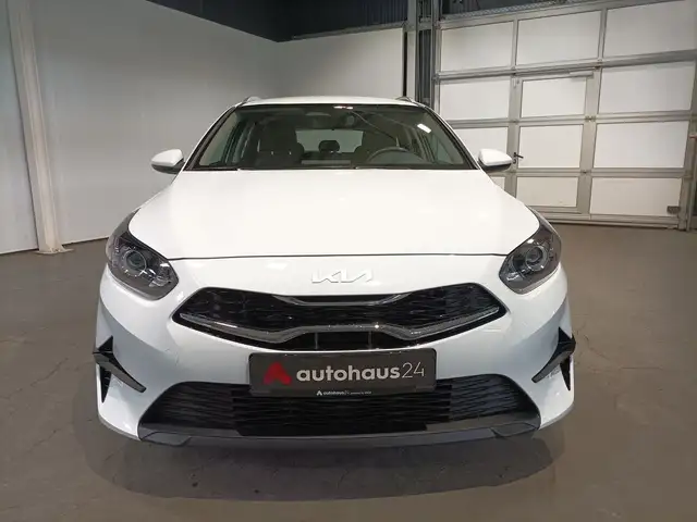 Kia Ceed view 2