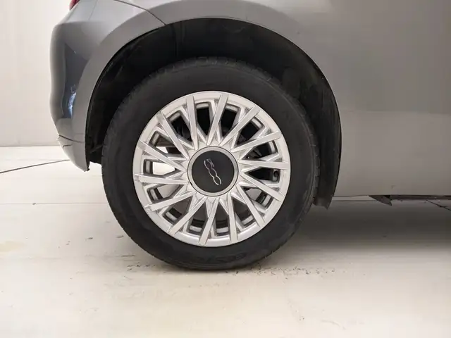 Fiat 500 view 8