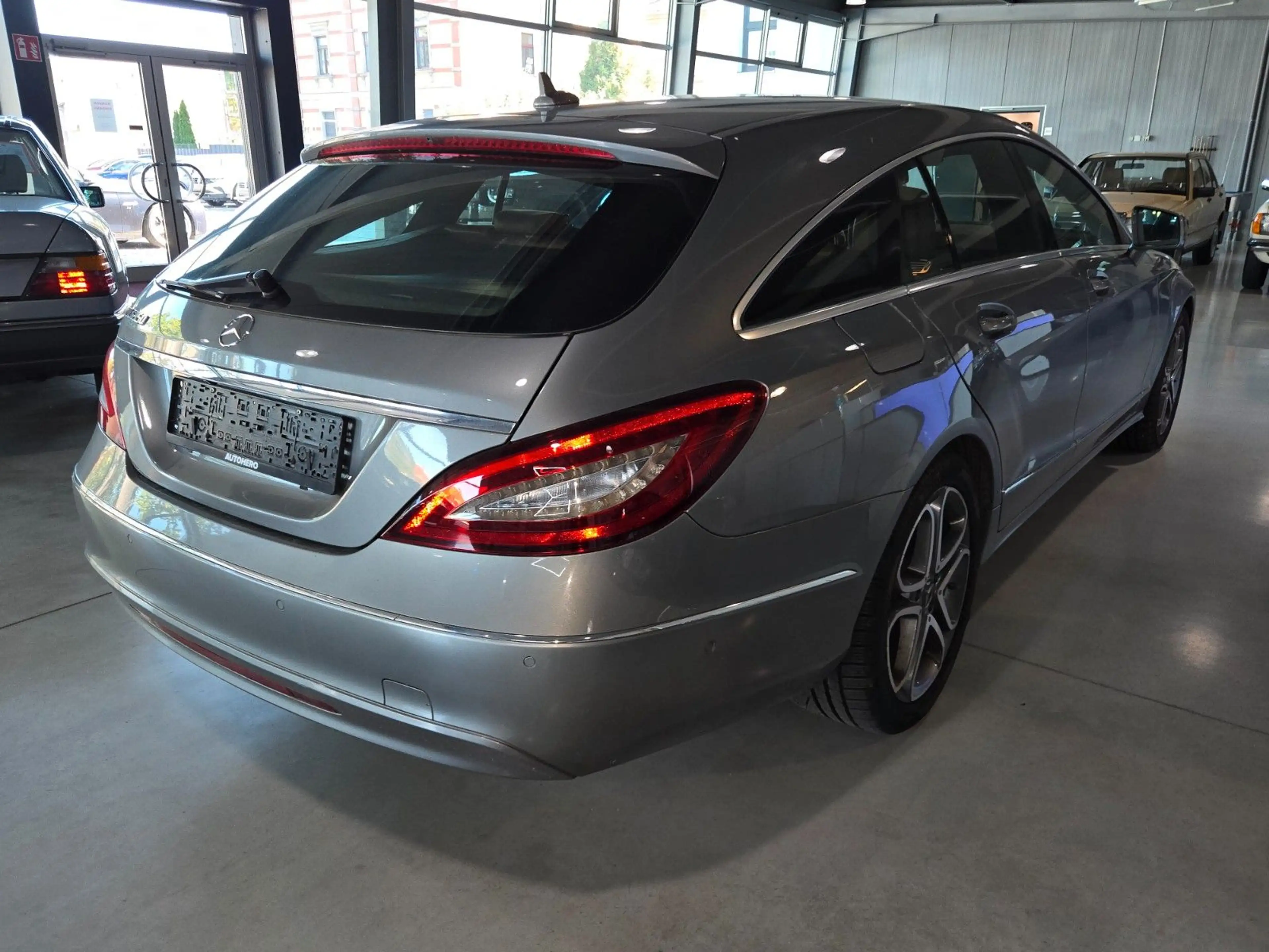 Mercedes-Benz CLS 250 360° Harman Kardon — photo 6