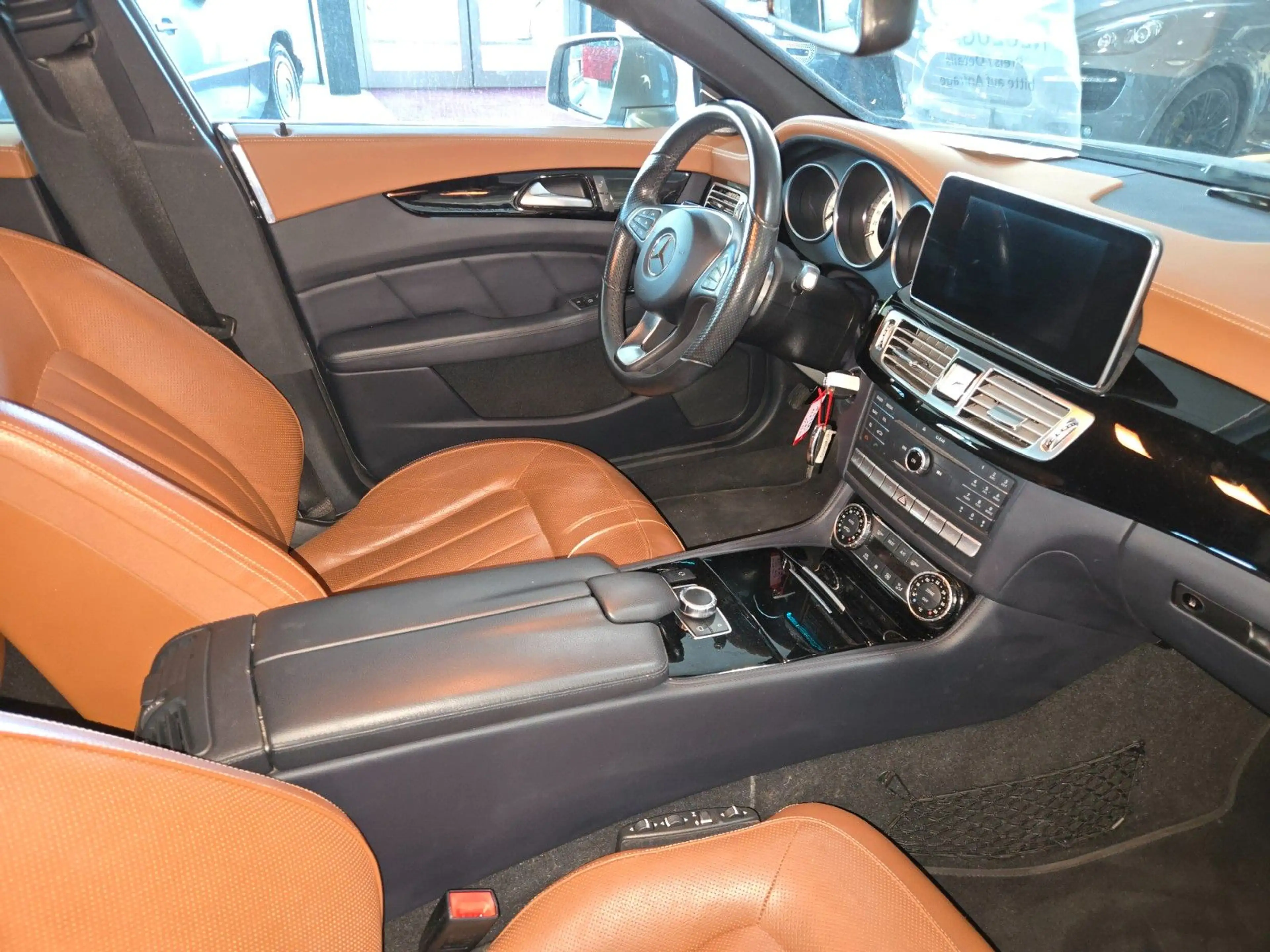 Mercedes-Benz CLS 250 360° Harman Kardon — photo 4