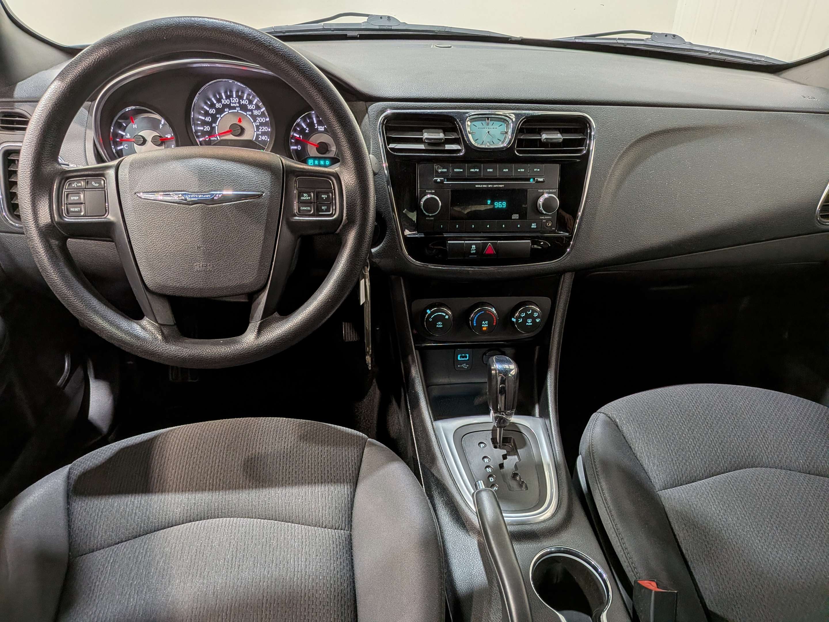 Chrysler 200 2013
