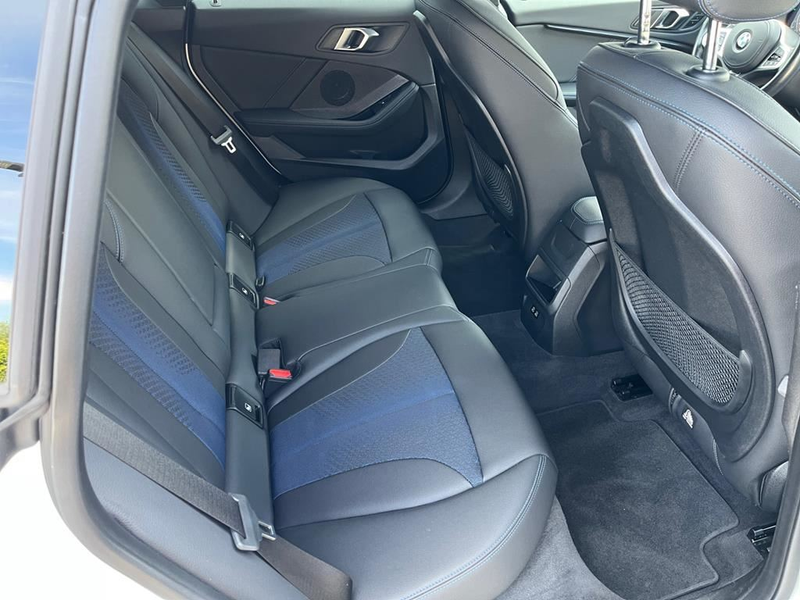 BMW 218 M Sport — photo 15