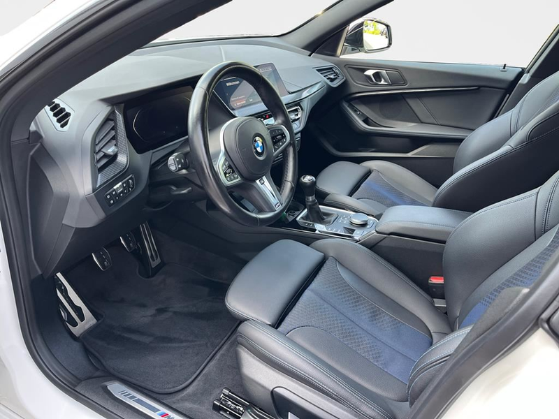 BMW 218 M Sport — photo 10