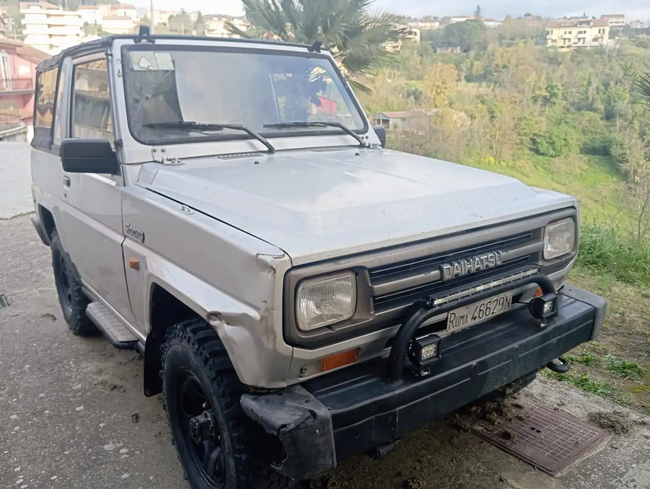 Daihatsu Rocky F80 2.0 L aperto, foto 2