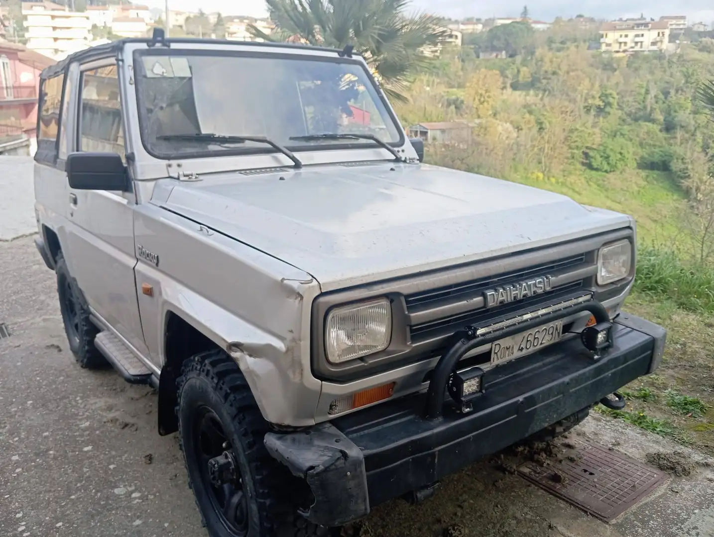 Daihatsu Rocky Rocky F80 2.0 L aperto Silber - 2