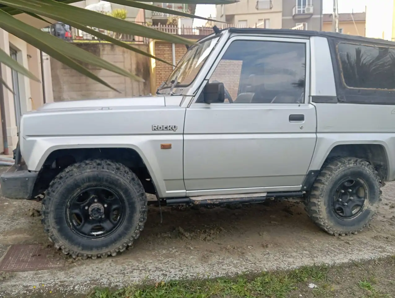 Daihatsu Rocky F80 2.0 L aperto, foto 3