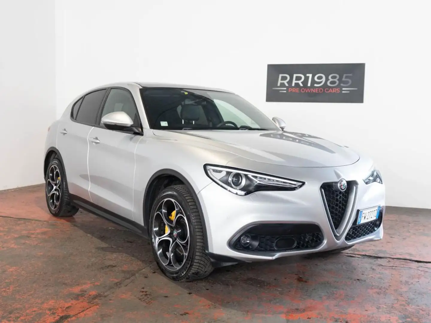 Alfa Romeo Stelvio 2.2 MJT Q4 210 CV Executive *TETTO* Argento - 1