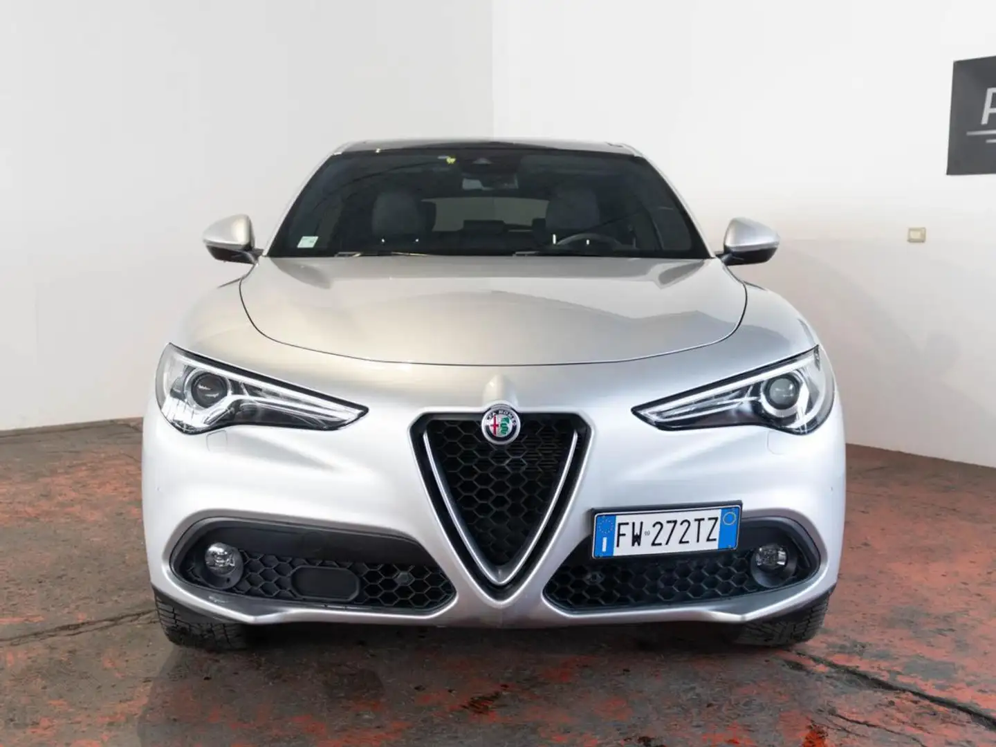 Alfa Romeo Stelvio 2.2 MJT Q4 210 CV Executive *TETTO* Argento - 2