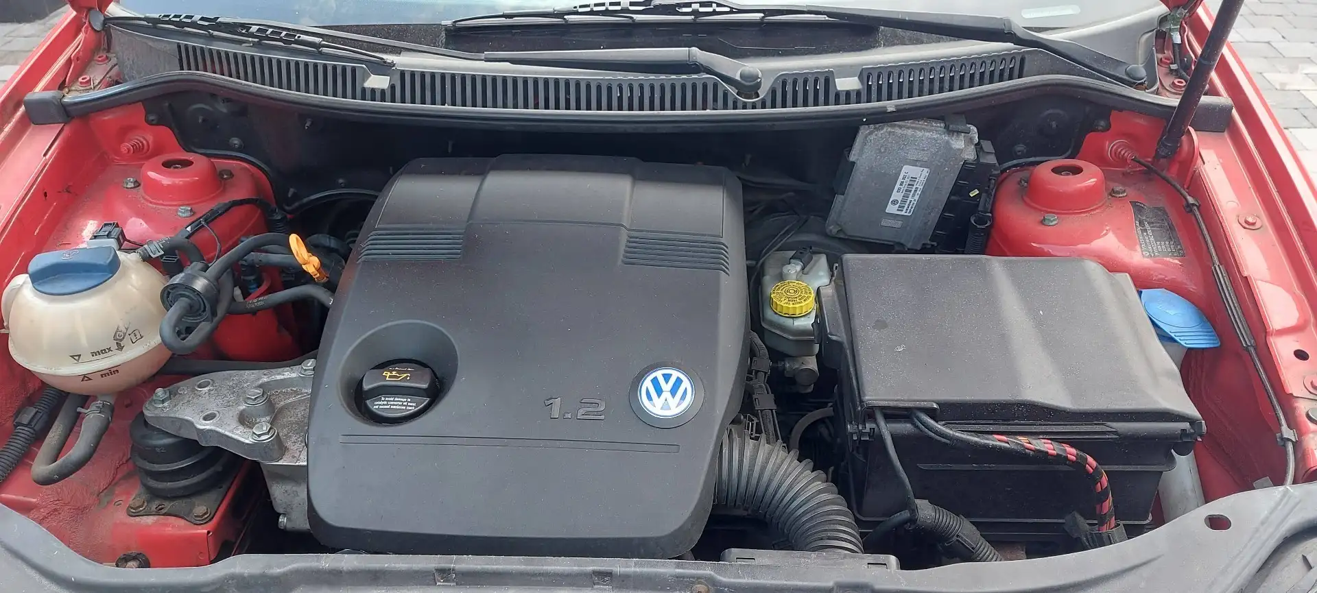 Volkswagen Golf Variant 1.6 16v FSI Base Fekete - 2