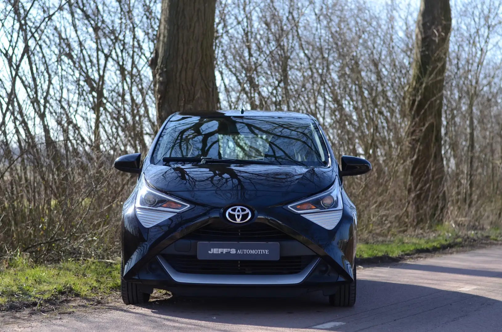 Toyota Aygo 1.0 VVT-i x-play Noir - 2