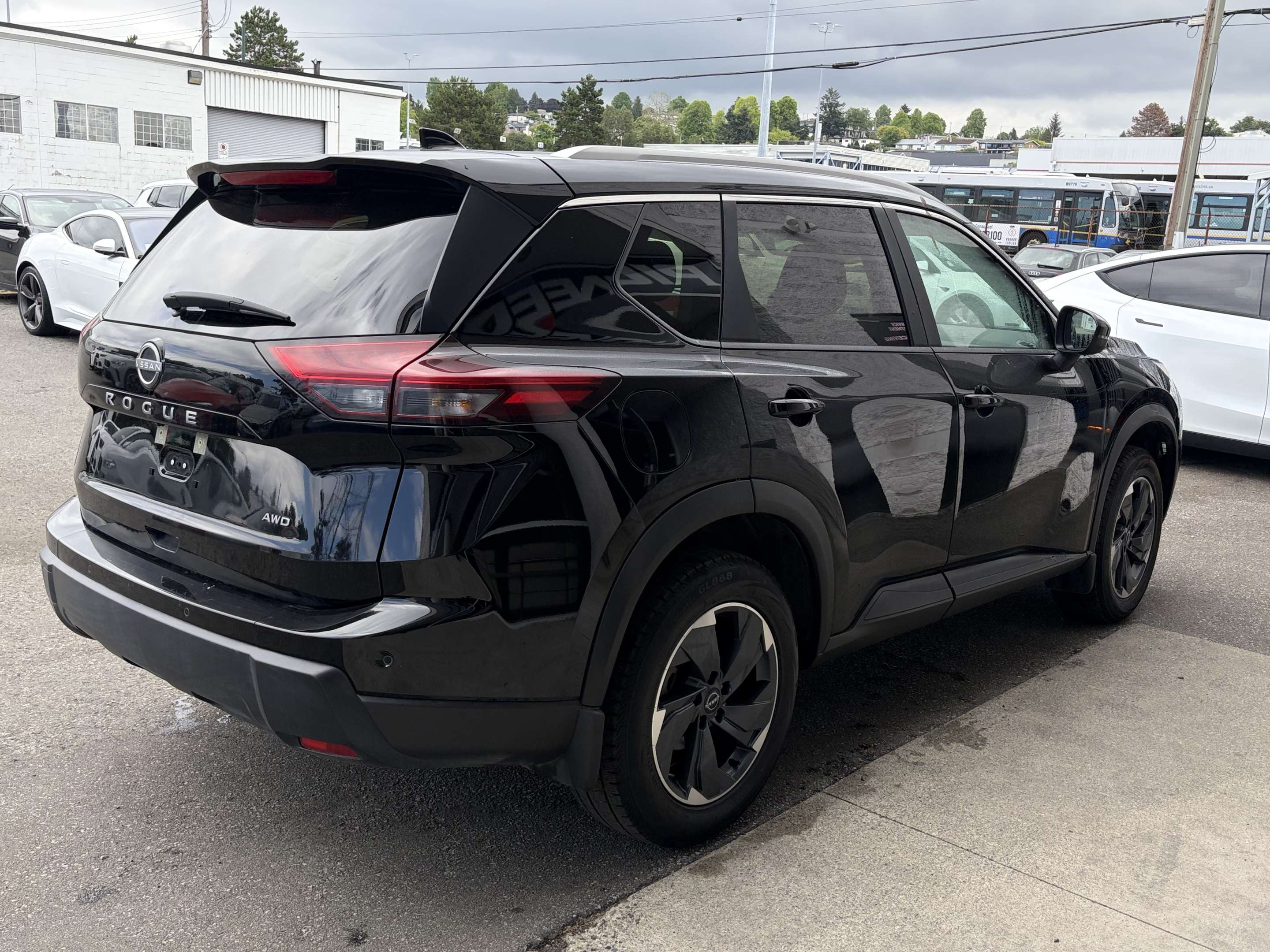 2026 Nissan Rogue SV Moonroof  AWD Family SUV — снимка 1