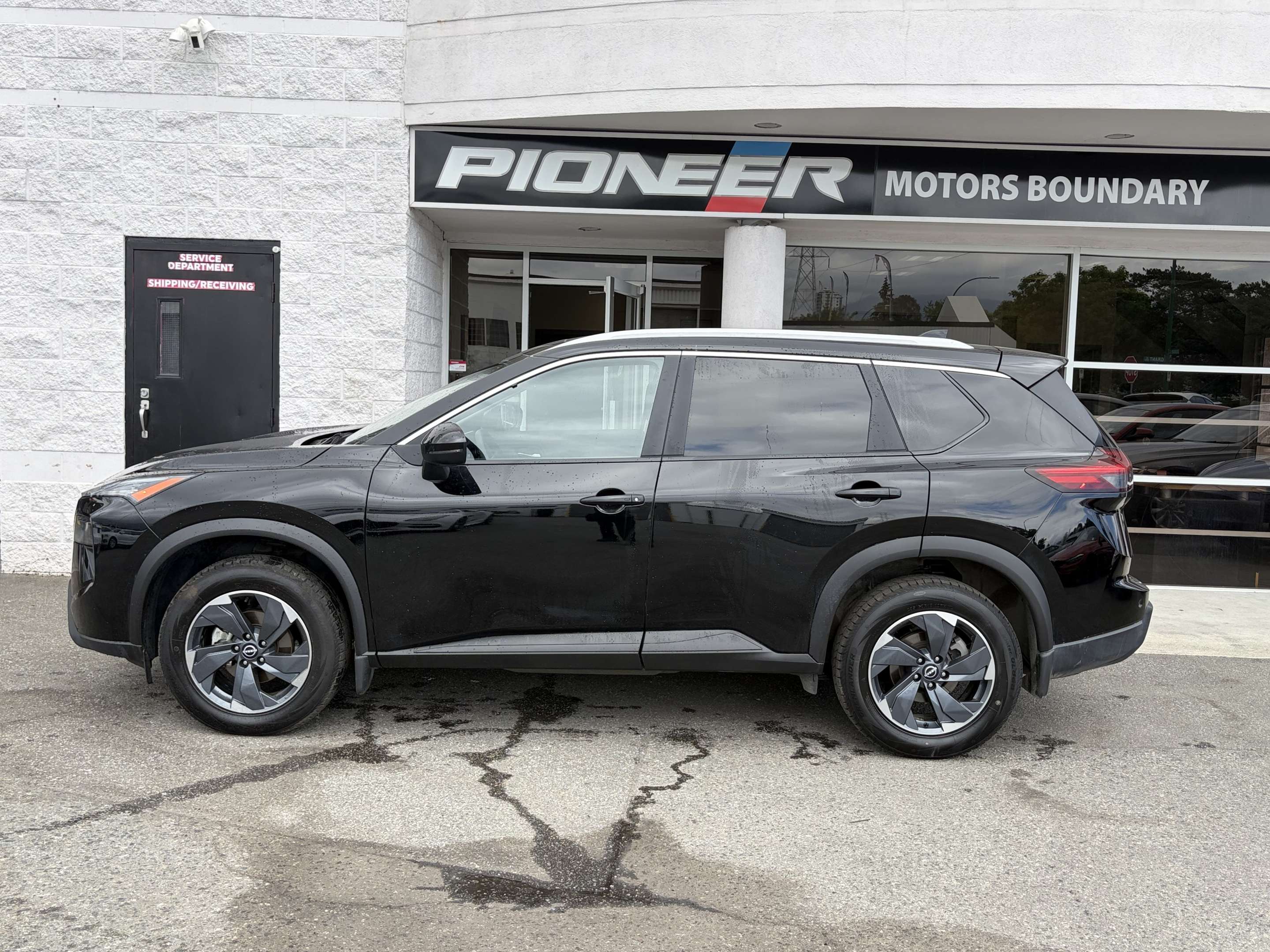 2026 Nissan Rogue SV Moonroof  AWD Family SUV — снимка 1