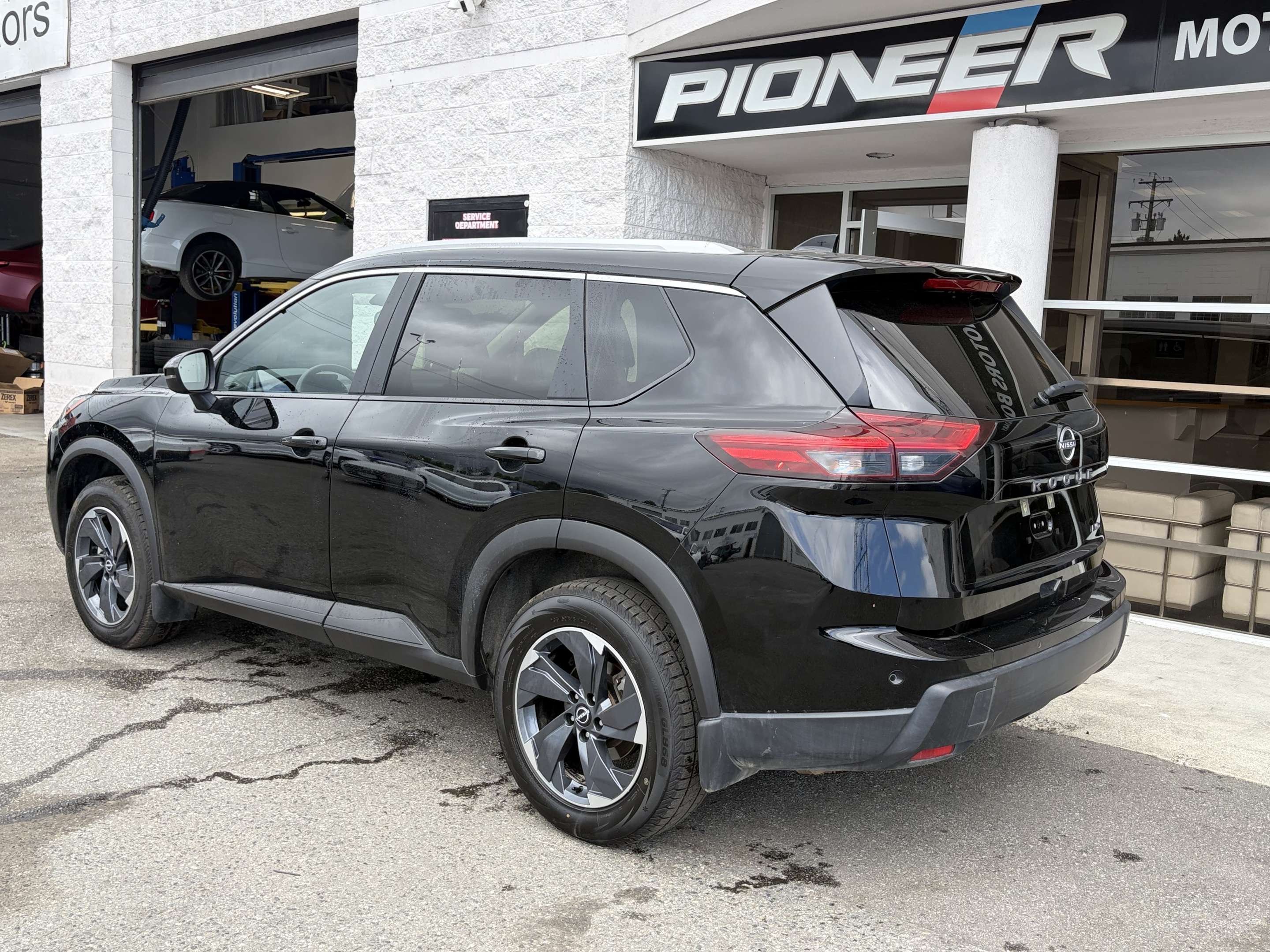 2026 Nissan Rogue SV Moonroof  AWD Family SUV — снимка 1