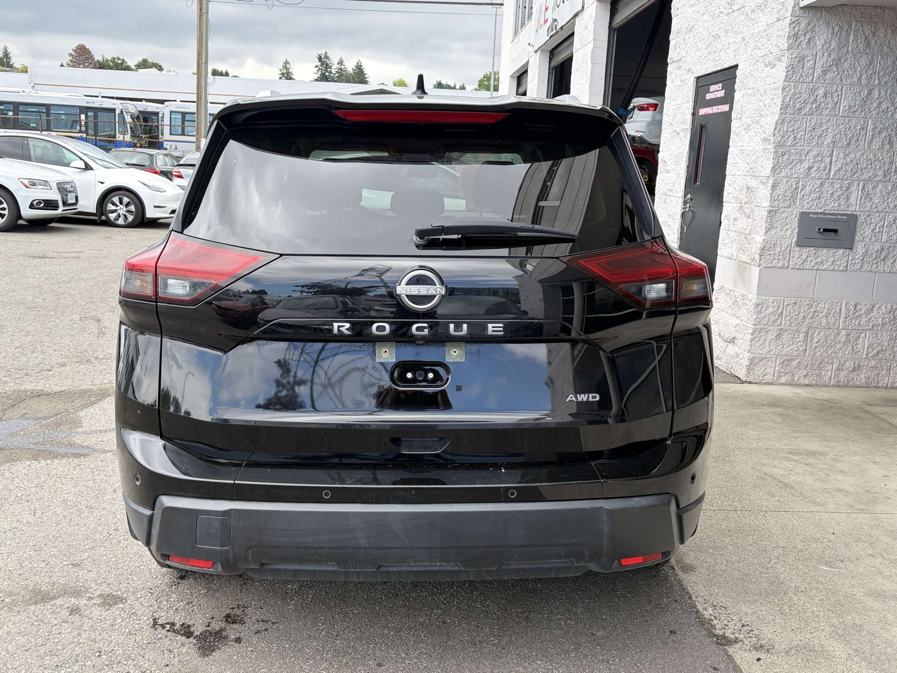 2026 Nissan Rogue SV Moonroof  AWD Family SUV — снимка 1