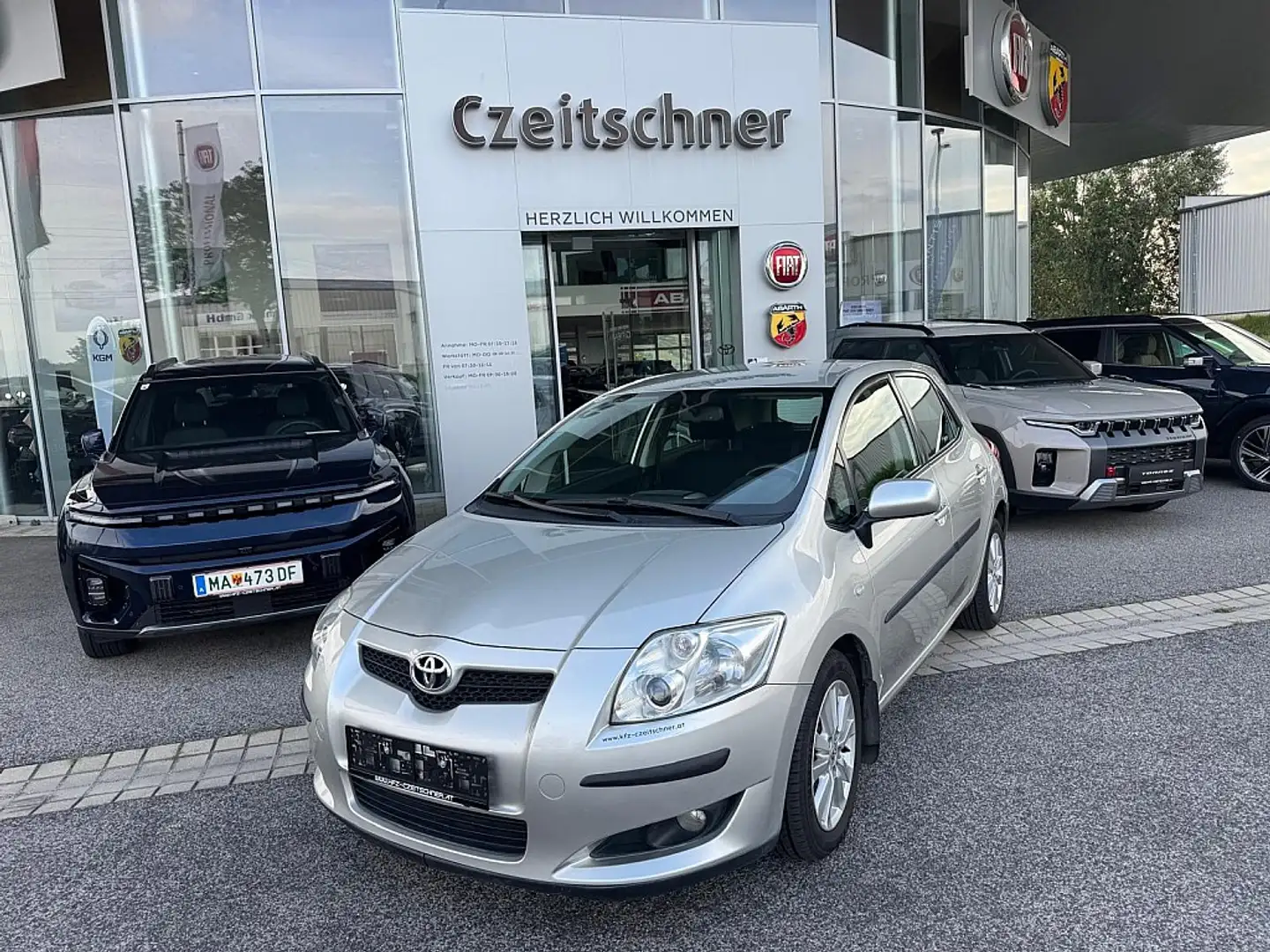 Toyota Auris 1,4 D-4D 90 Mid Gris - 1