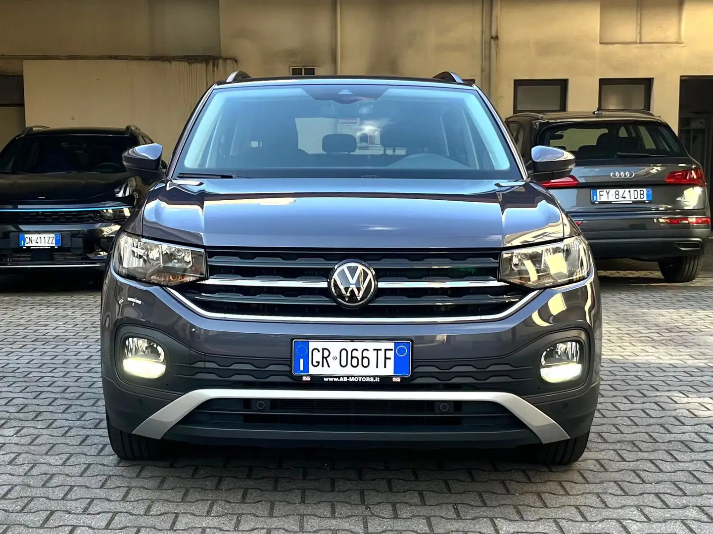Volkswagen T-Cross 1.0 TSI 110 CV DSG Style Gris - 2