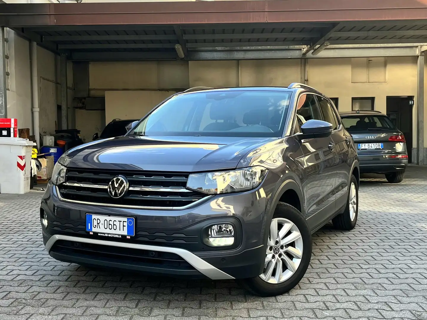 Volkswagen T-Cross 1.0 TSI 110 CV DSG Style Gris - 1