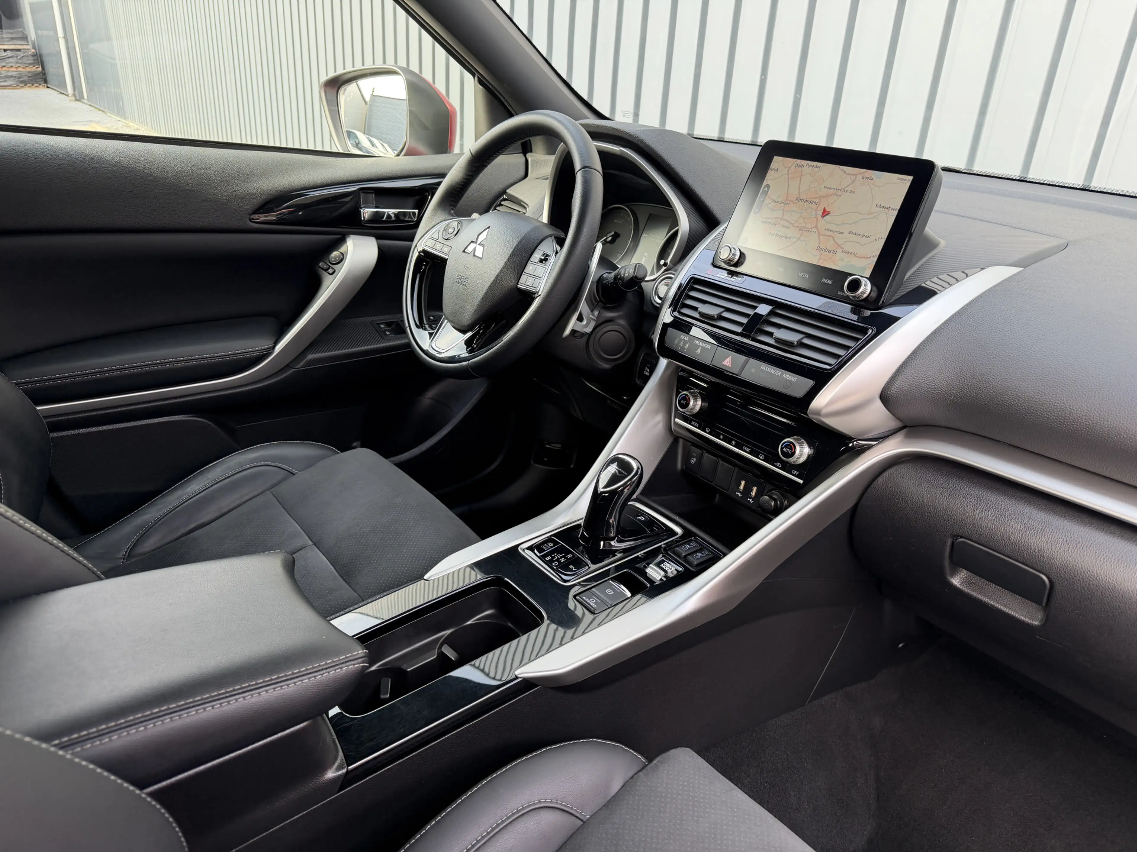 Mitsubishi Eclipse Cross 2.4 PHEV Intense+ | Trekhaak | Adaptive Cruise con — photo 16