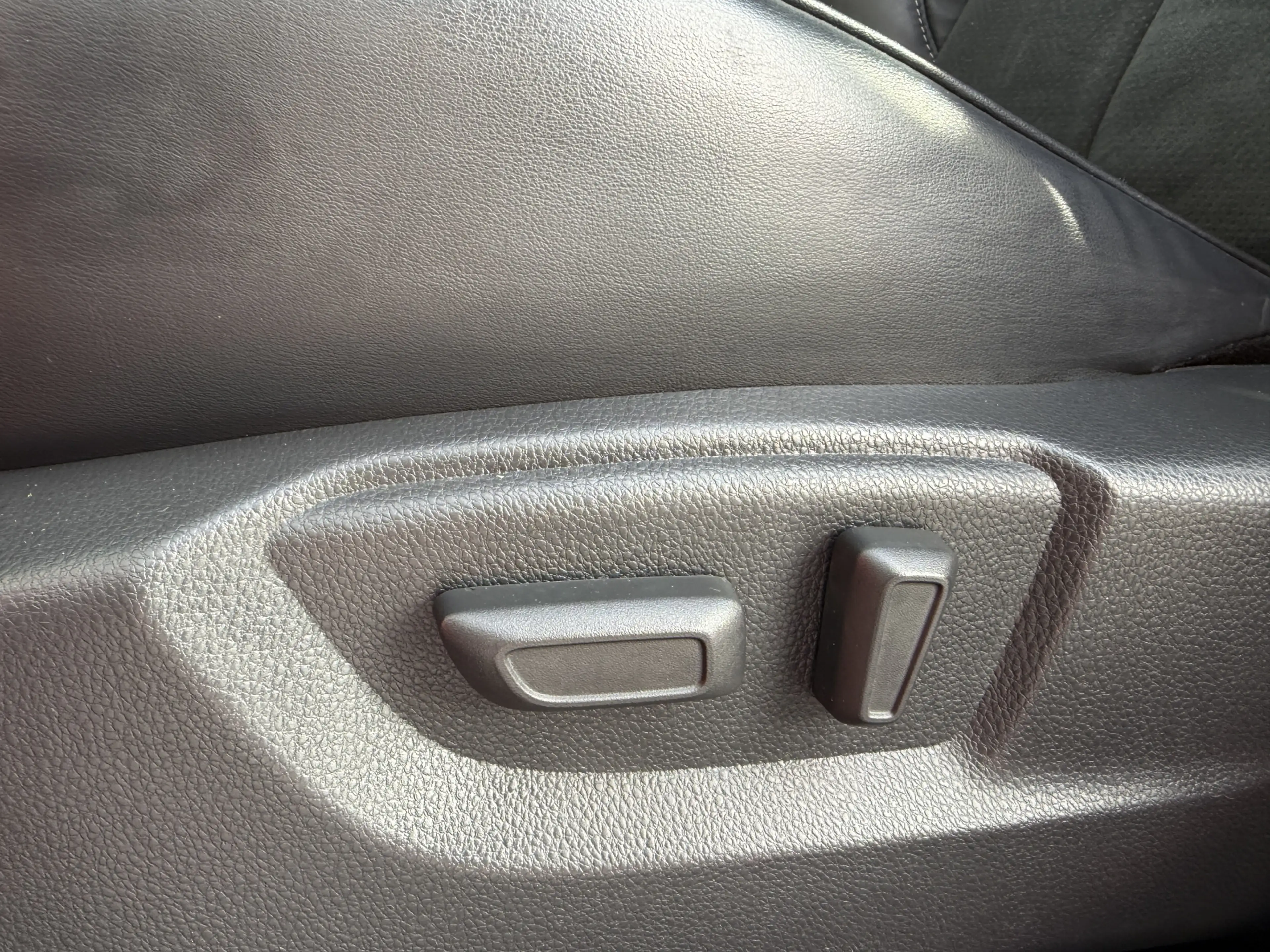 Mitsubishi Eclipse Cross 2.4 PHEV Intense+ | Trekhaak | Adaptive Cruise con — photo 37
