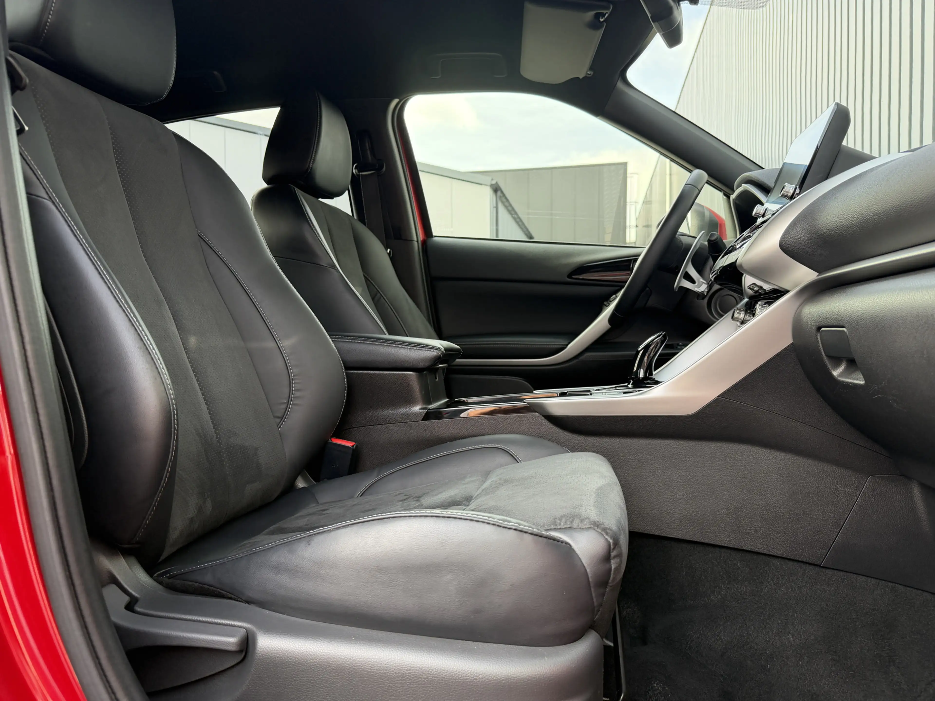 Mitsubishi Eclipse Cross 2.4 PHEV Intense+ | Trekhaak | Adaptive Cruise con — photo 19