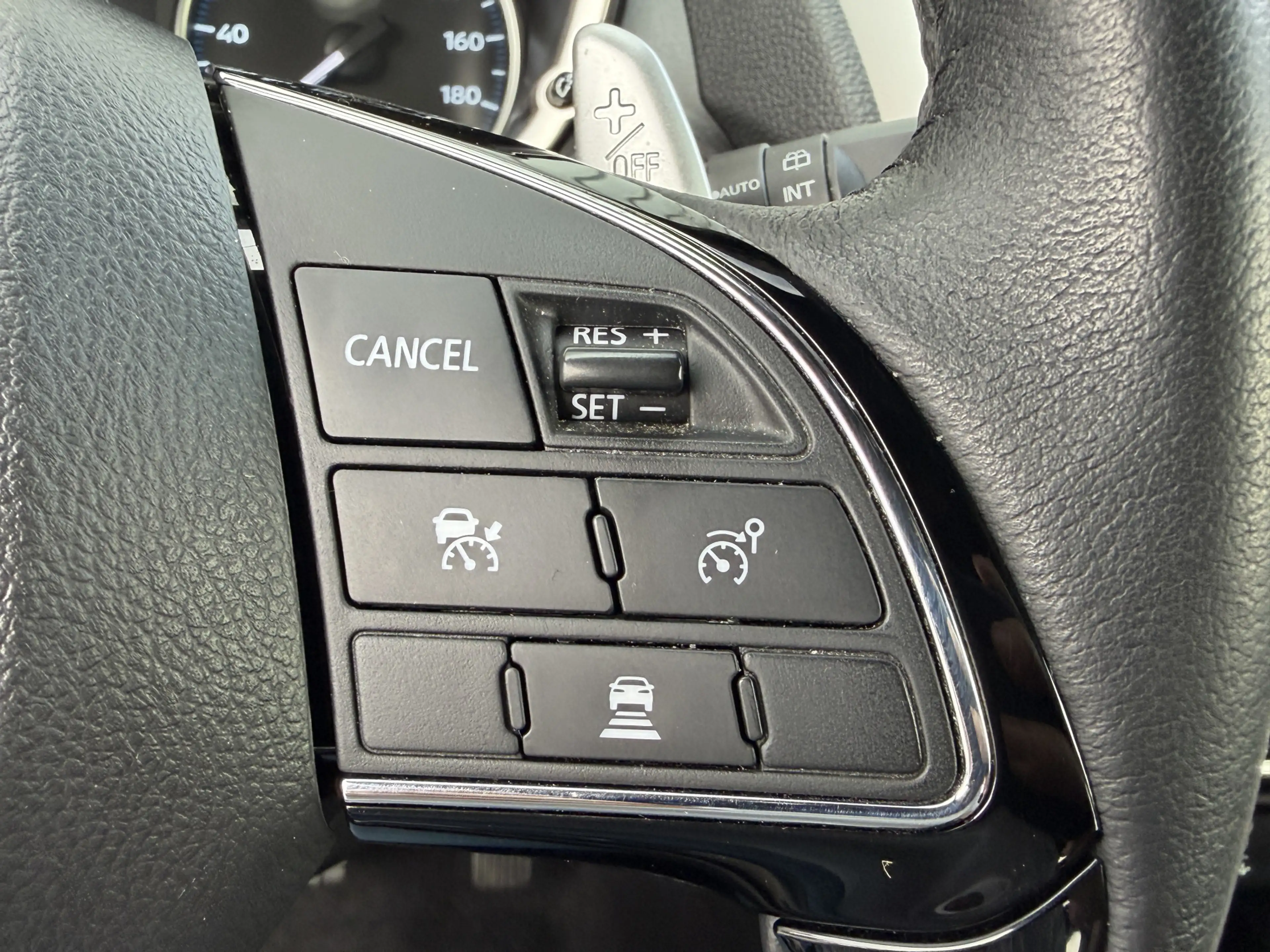 Mitsubishi Eclipse Cross 2.4 PHEV Intense+ | Trekhaak | Adaptive Cruise con — photo 30