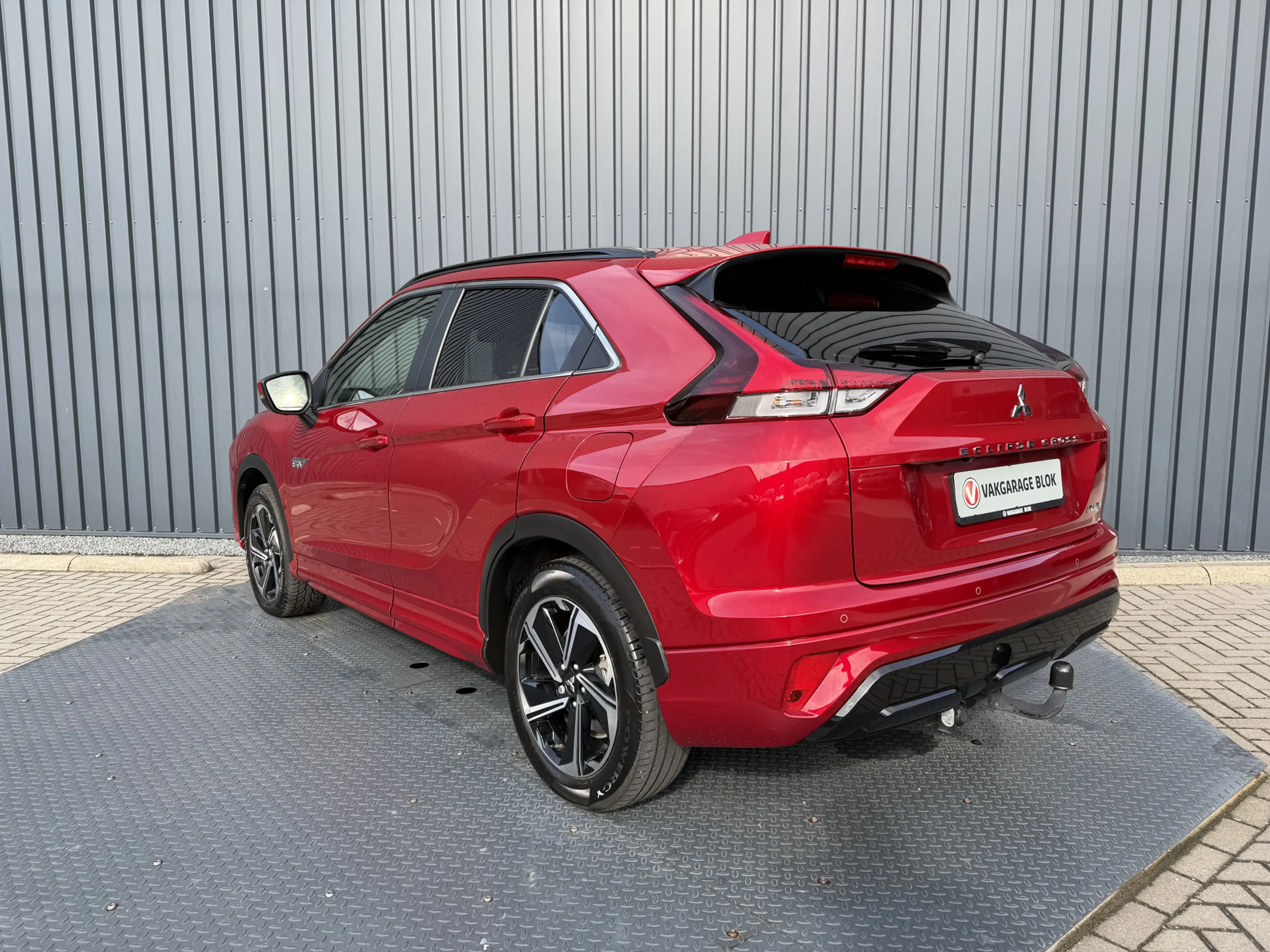 Mitsubishi Eclipse Cross 2.4 PHEV Intense+ | Trekhaak | Adaptive Cruise con — photo 13