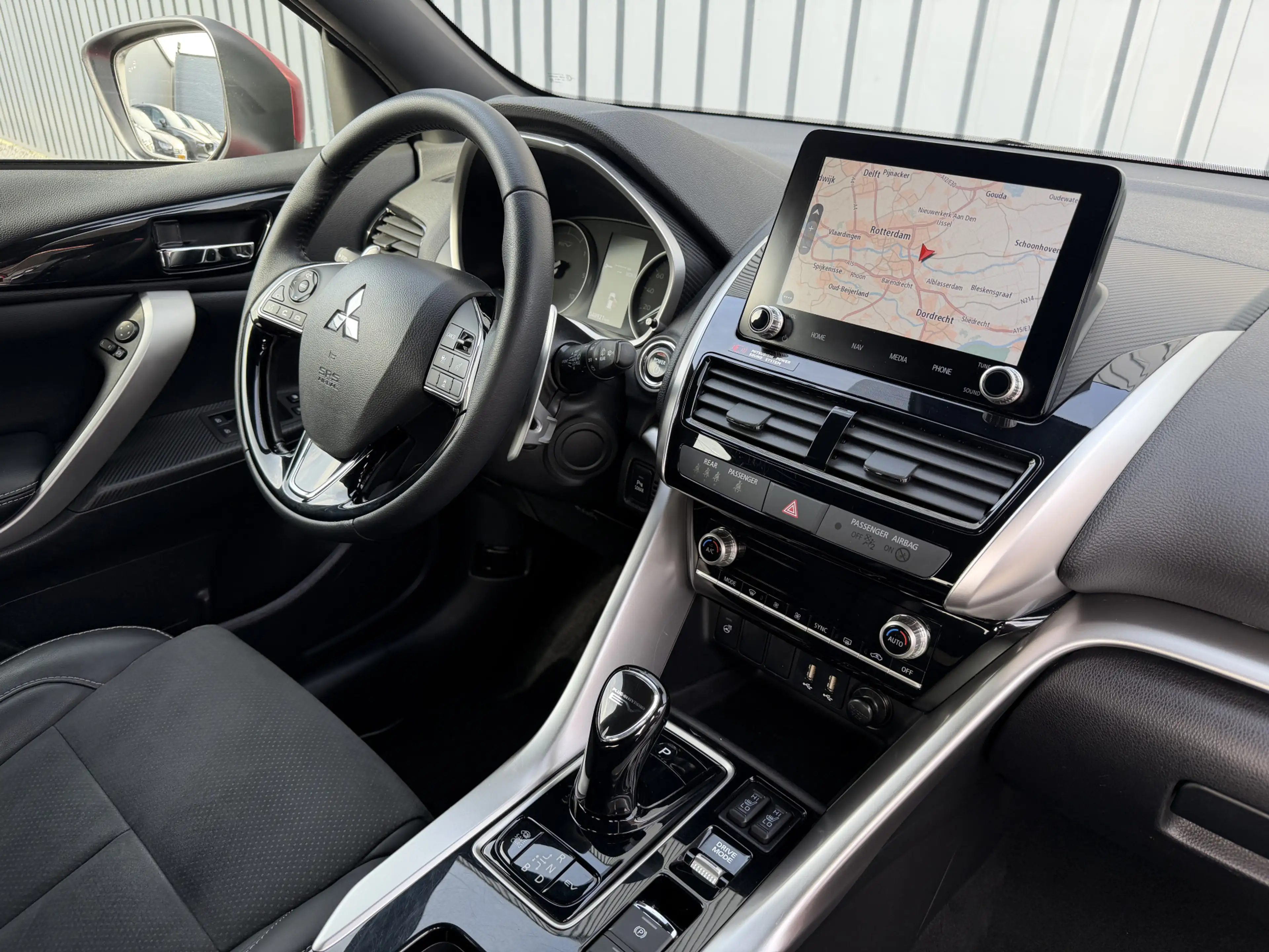 Mitsubishi Eclipse Cross 2.4 PHEV Intense+ | Trekhaak | Adaptive Cruise con — photo 4