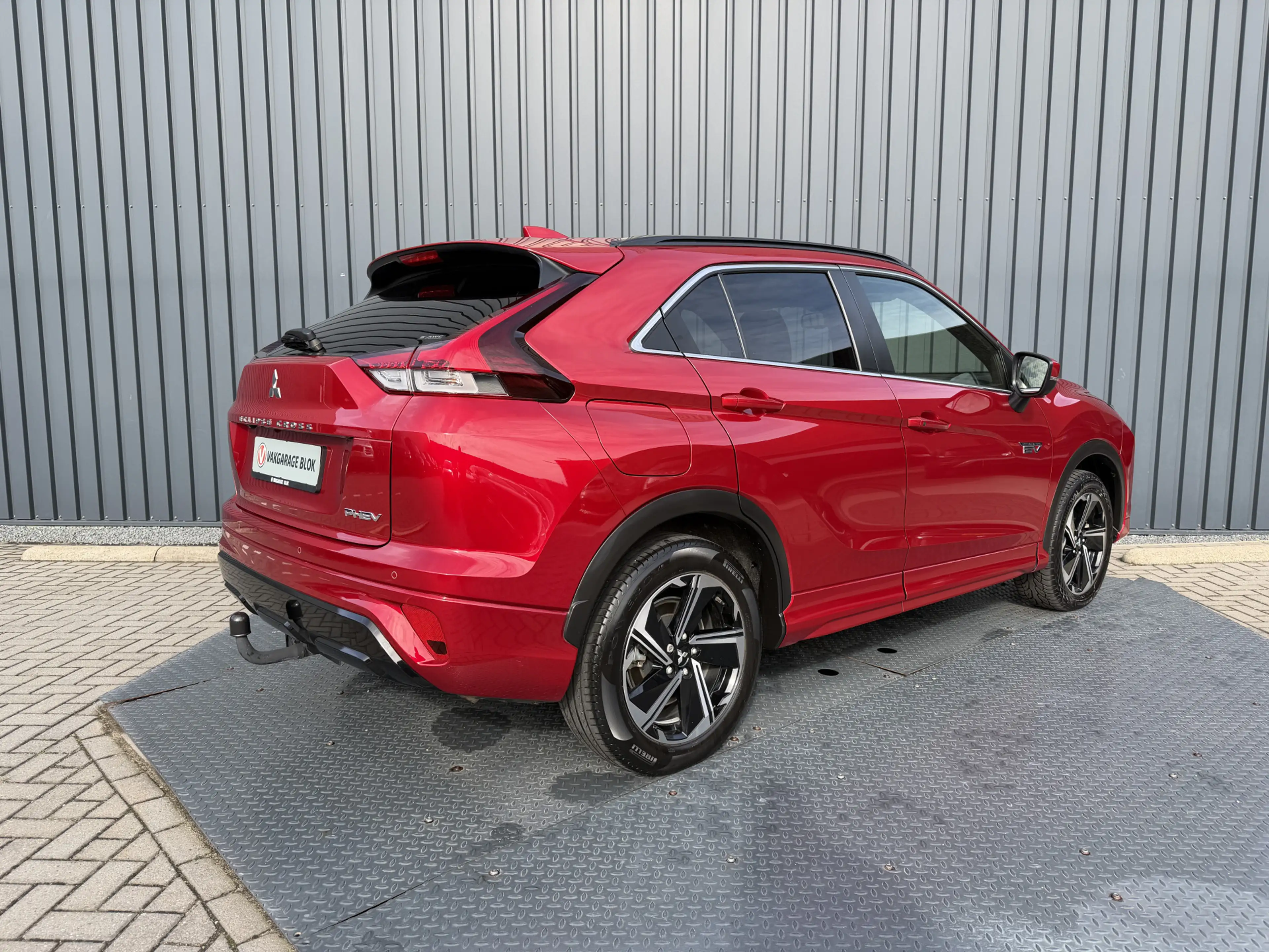 Mitsubishi Eclipse Cross 2.4 PHEV Intense+ | Trekhaak | Adaptive Cruise con — photo 9