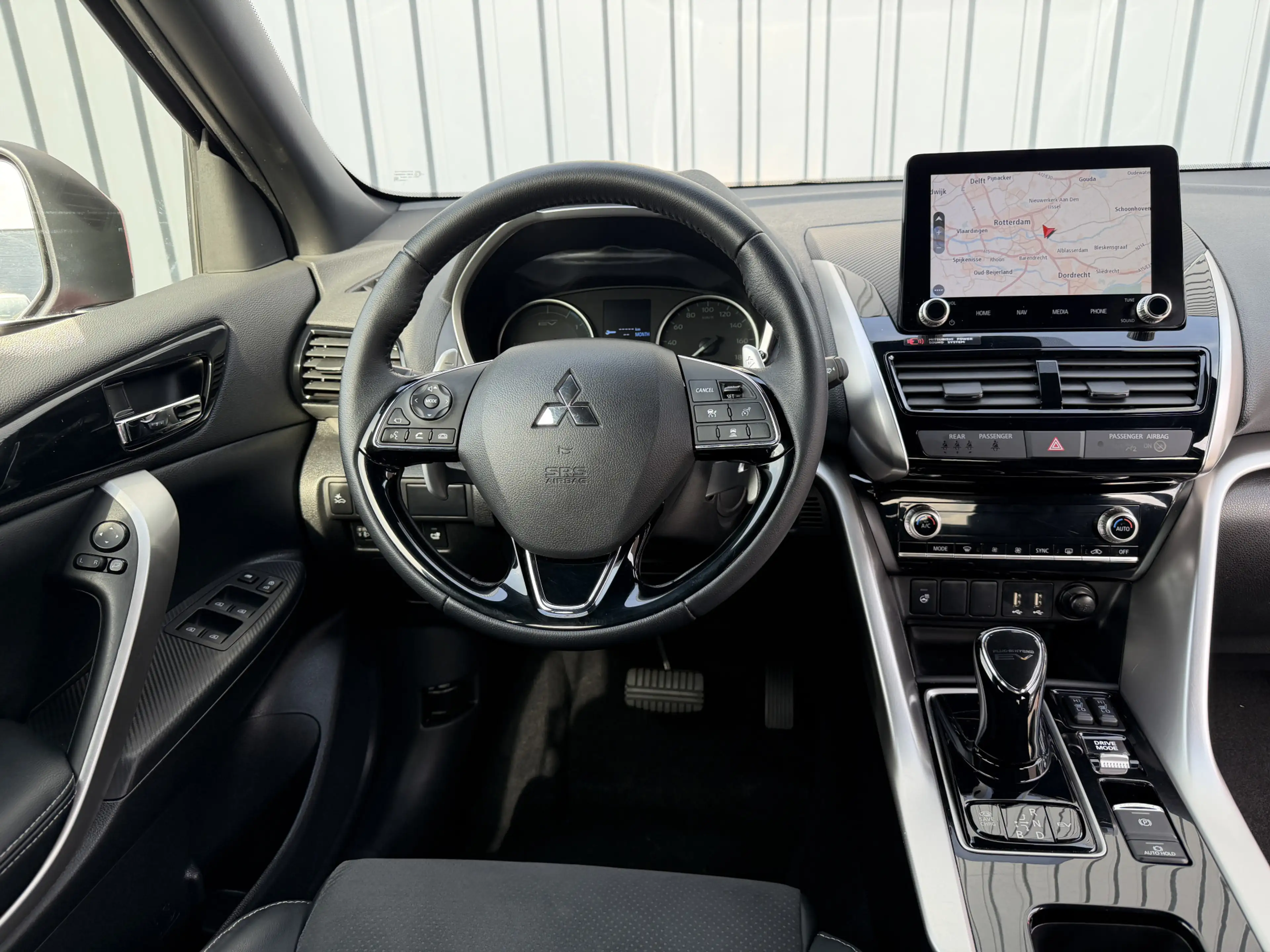 Mitsubishi Eclipse Cross 2.4 PHEV Intense+ | Trekhaak | Adaptive Cruise con — photo 17