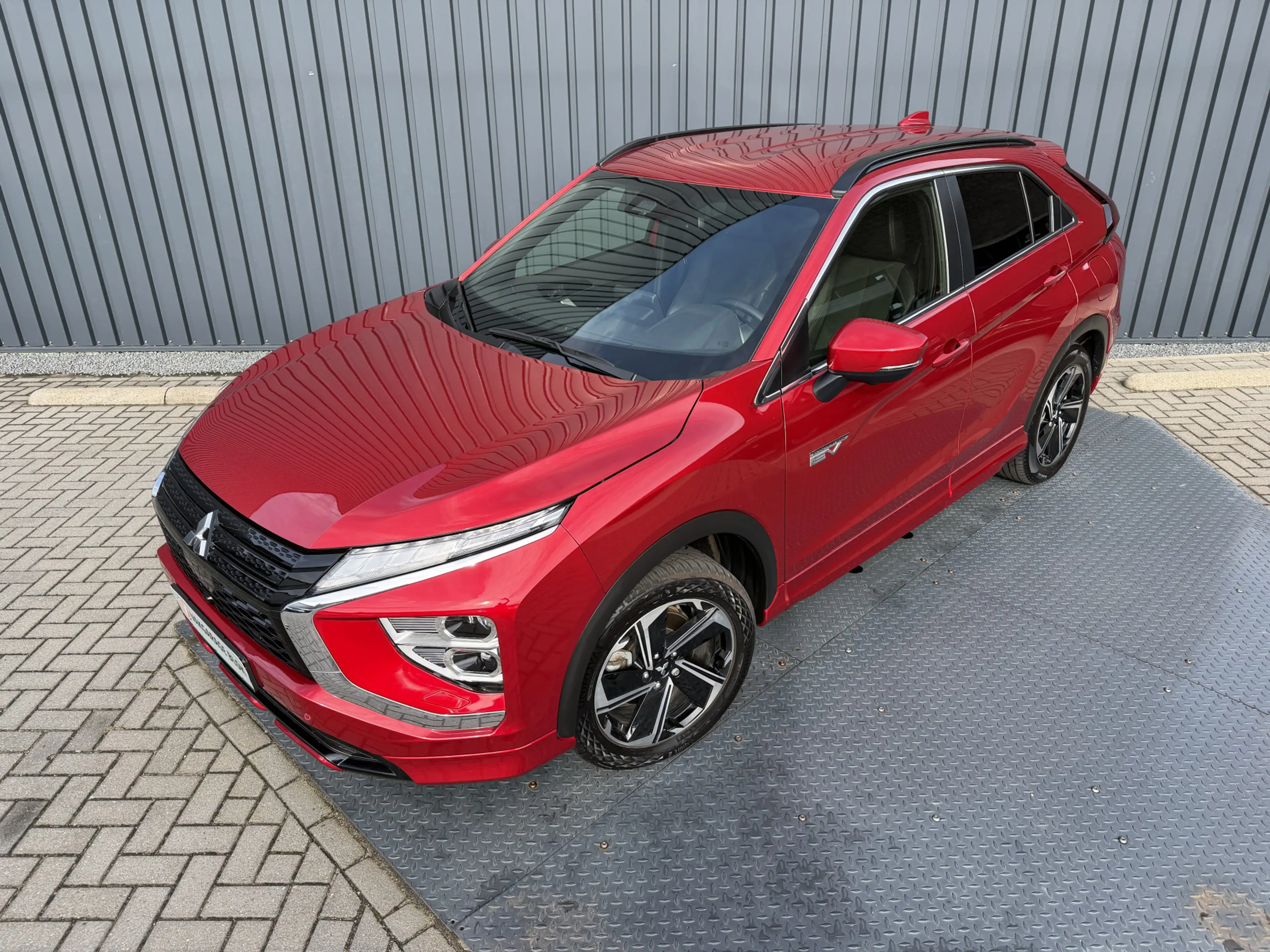 Mitsubishi Eclipse Cross 2.4 PHEV Intense+ | Trekhaak | Adaptive Cruise con — photo 2