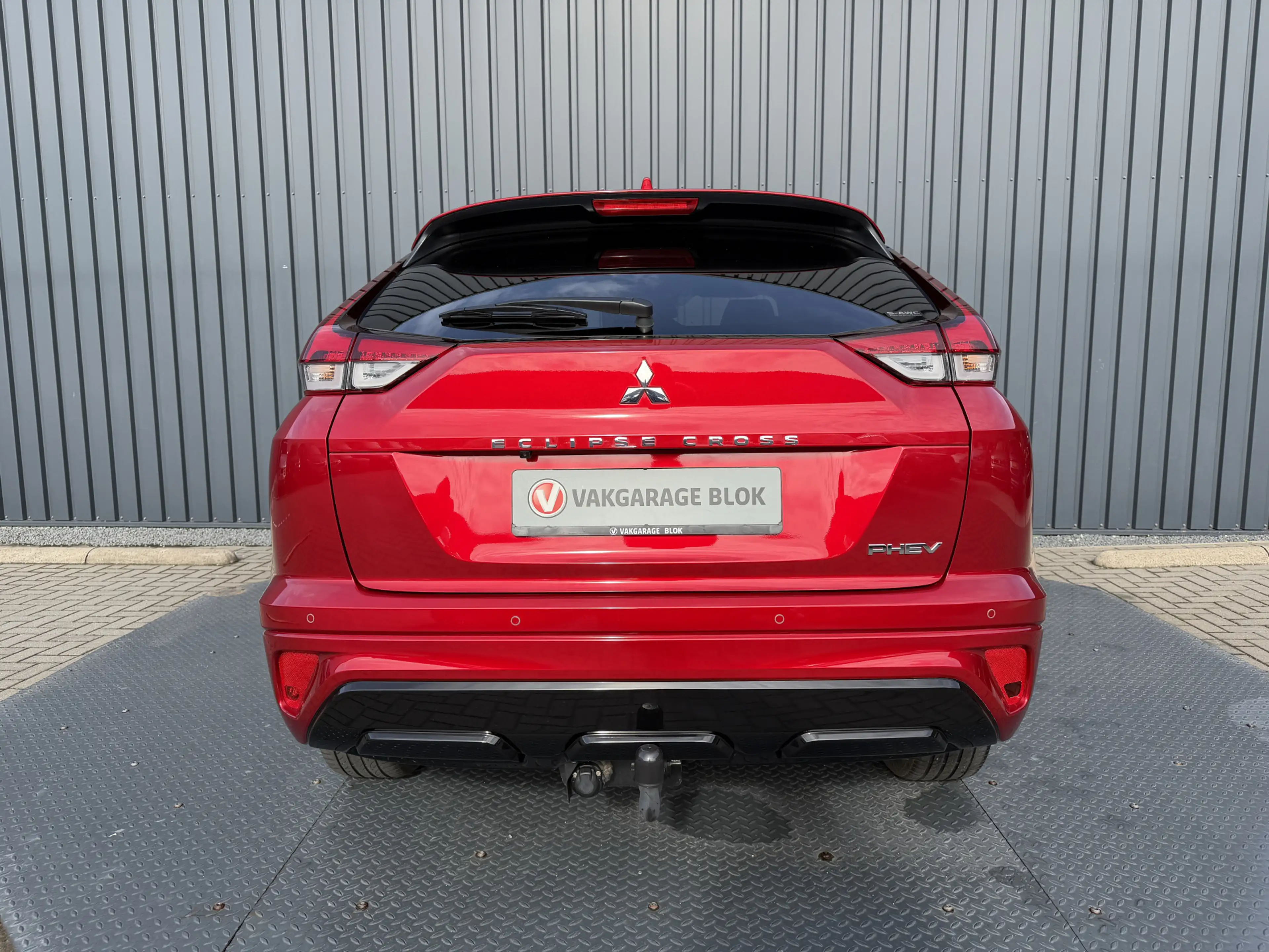 Mitsubishi Eclipse Cross 2.4 PHEV Intense+ | Trekhaak | Adaptive Cruise con — photo 11