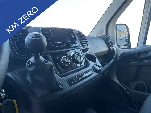 Peugeot Boxer view 12