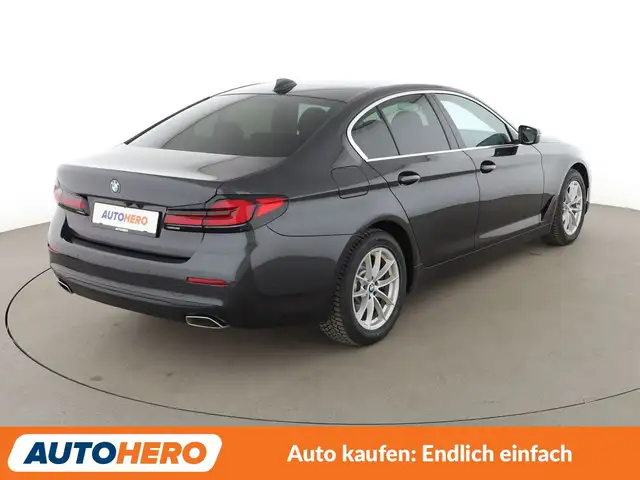 BMW 5 Series view 6