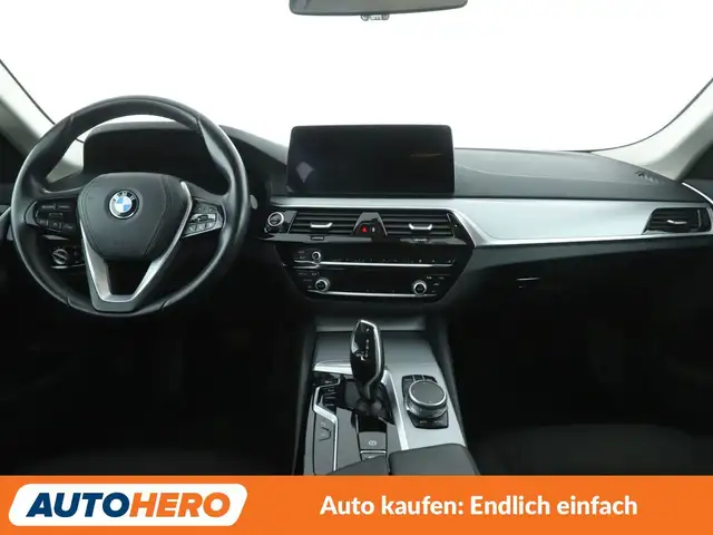 BMW 5 Series view 12