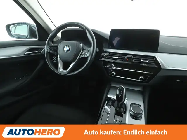 BMW 5 Series view 13