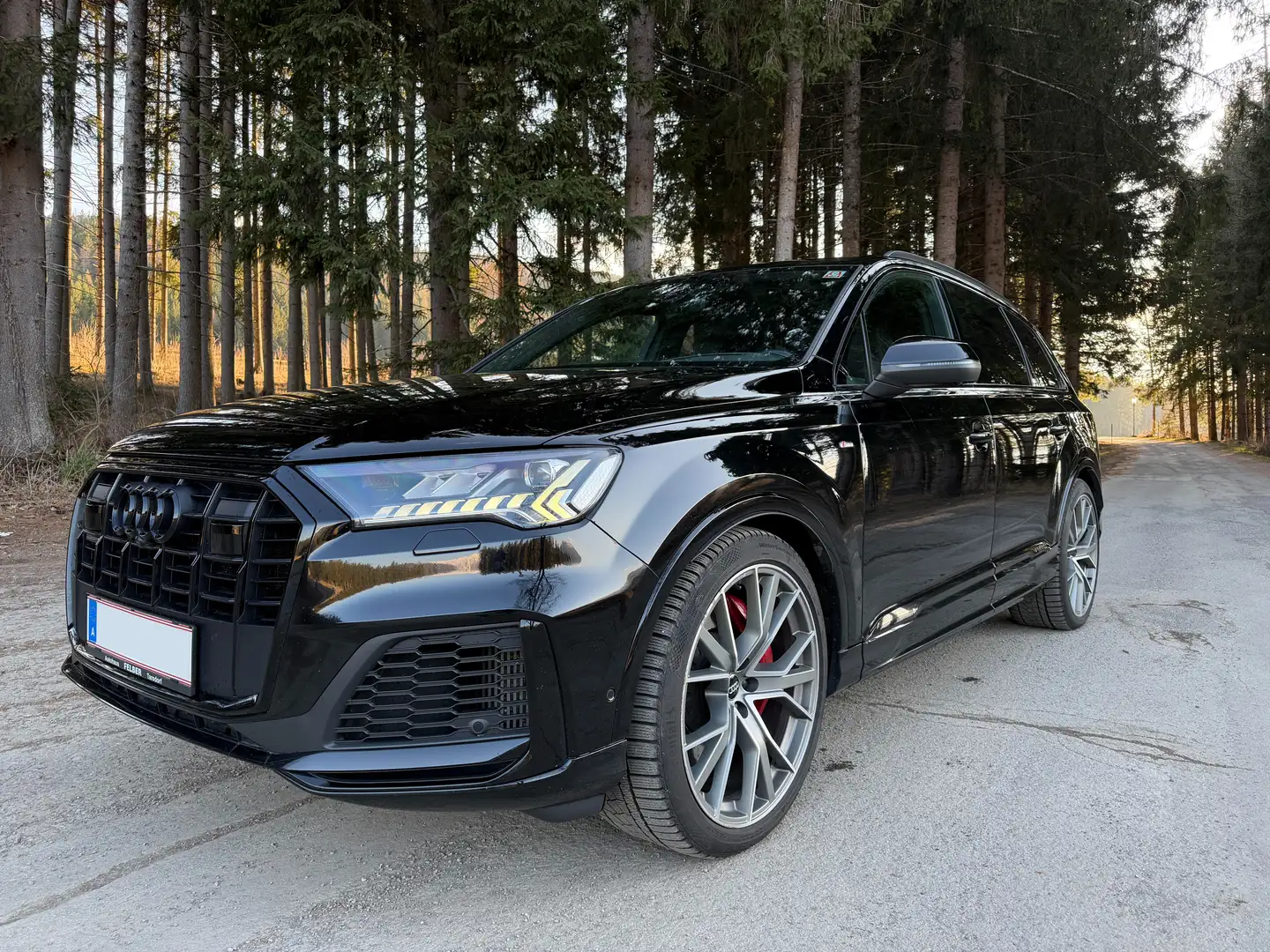 Audi Q7 Q7 60 TFSI e PHEV quattro S-line S-line Schwarz - 1