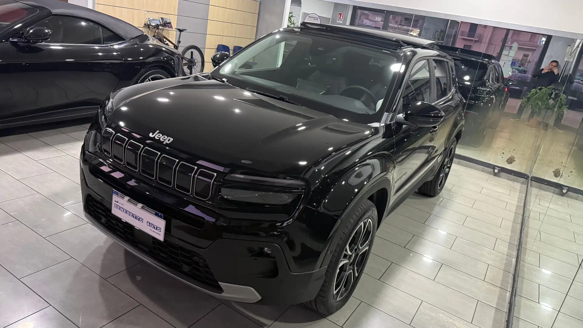 Jeep Avenger 1.2 turbo e-hybrid TETTO APRIBILE-ITALIANA Schwarz - 2