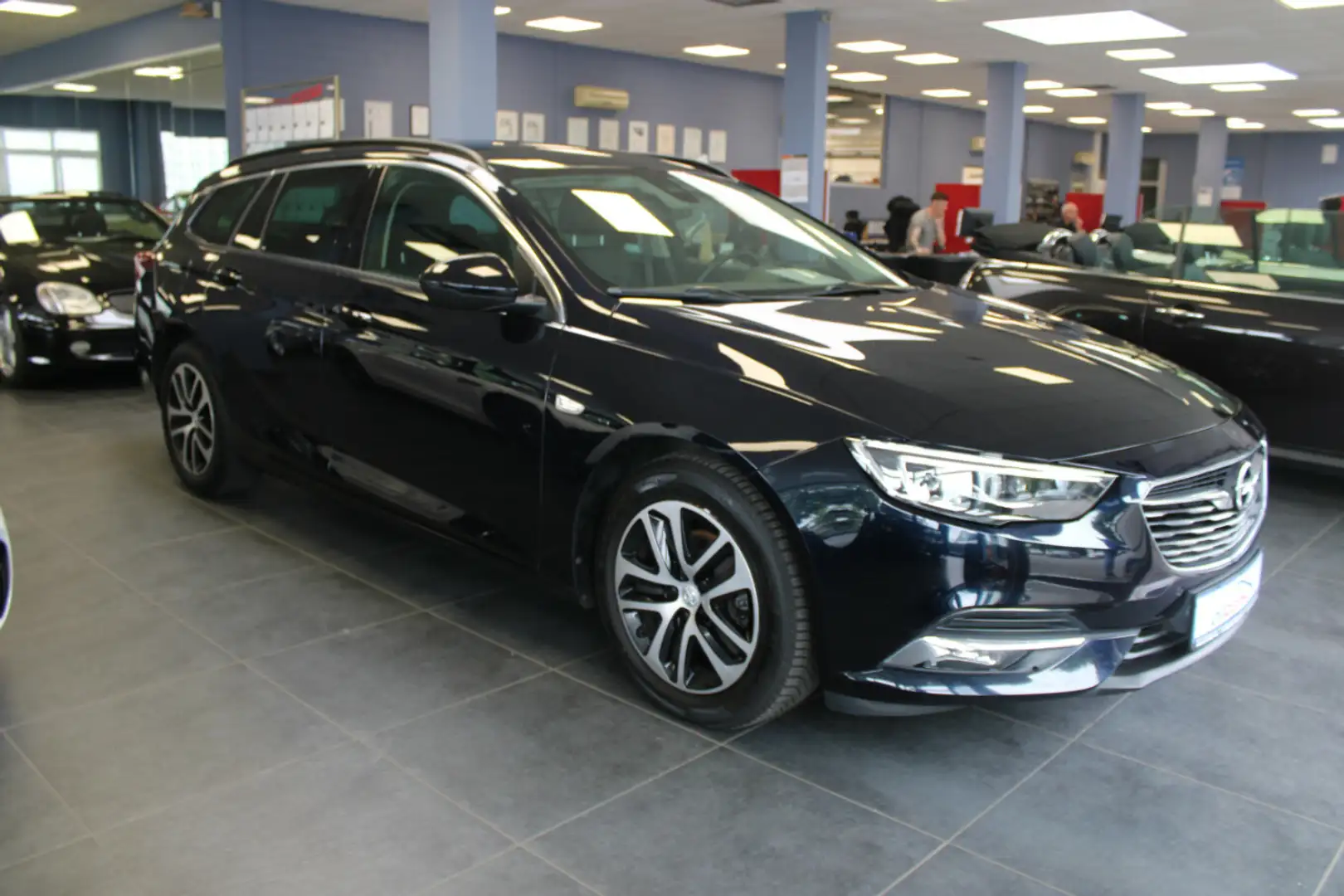 Opel Insignia Sports Tourer 1.6 Diesel Edition Blau - 1