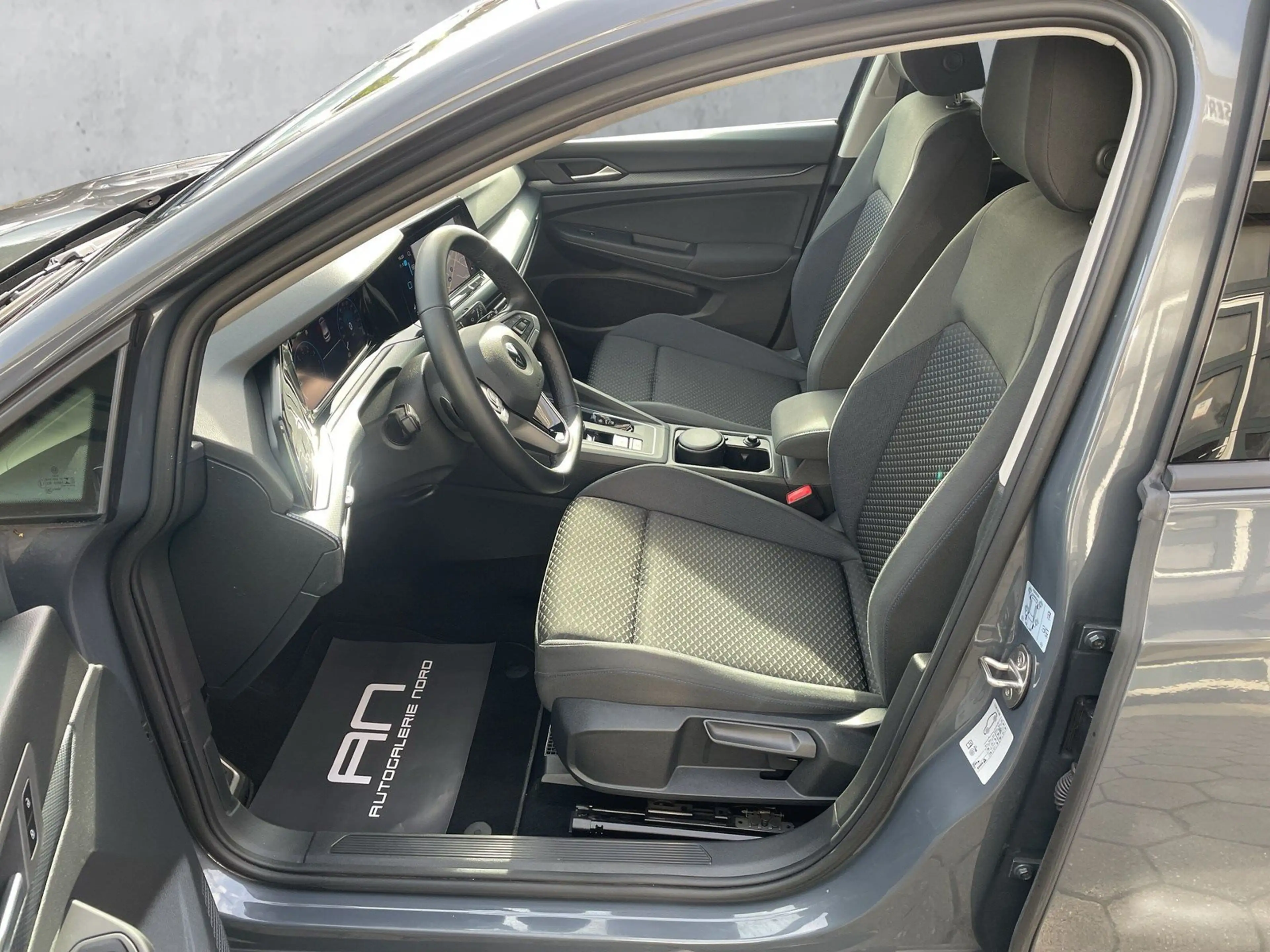 Volkswagen Golf VIII Lim. United LED+ACC+SHZ+s.AHK+Kamera — photo 10